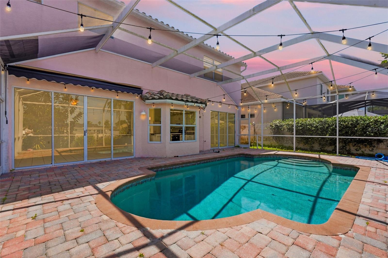 Listing photo id 1 for 10621 Hatteras Drive