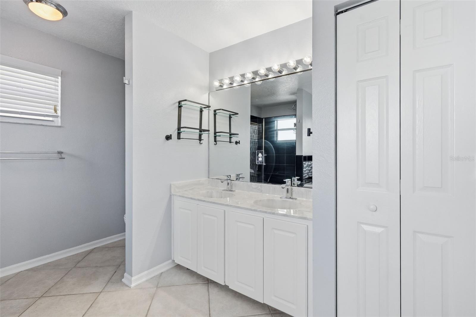 Listing photo id 31 for 10621 Hatteras Drive