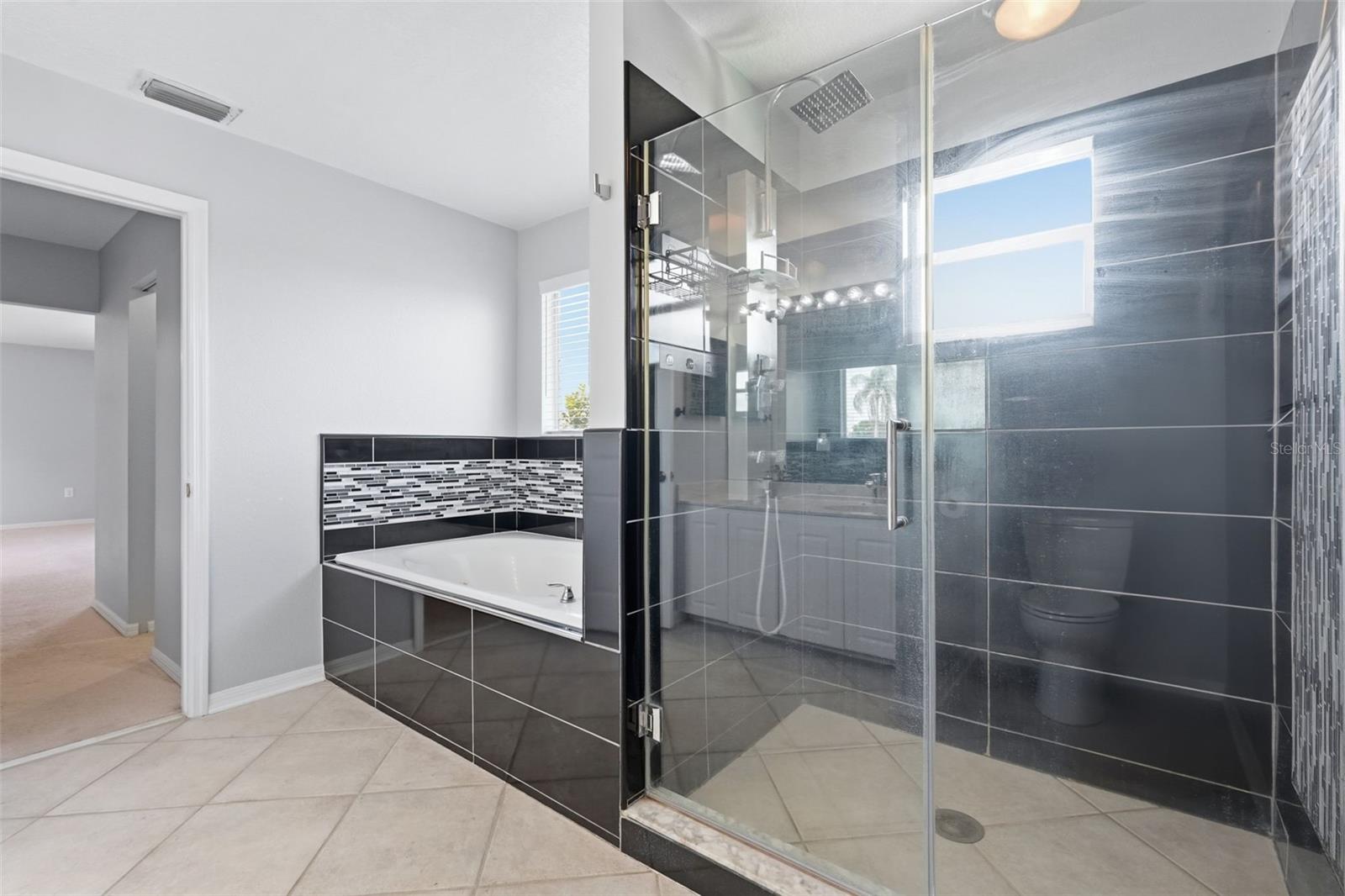 Listing photo id 32 for 10621 Hatteras Drive