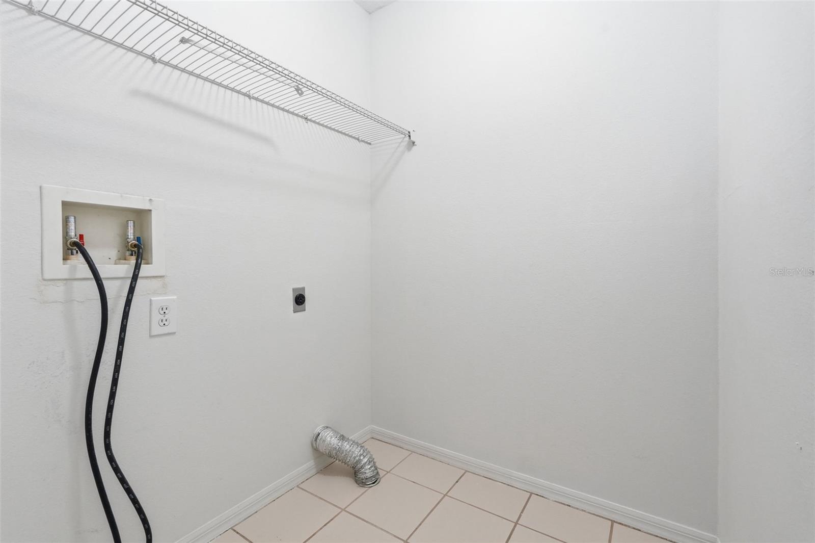 Listing photo id 34 for 10621 Hatteras Drive