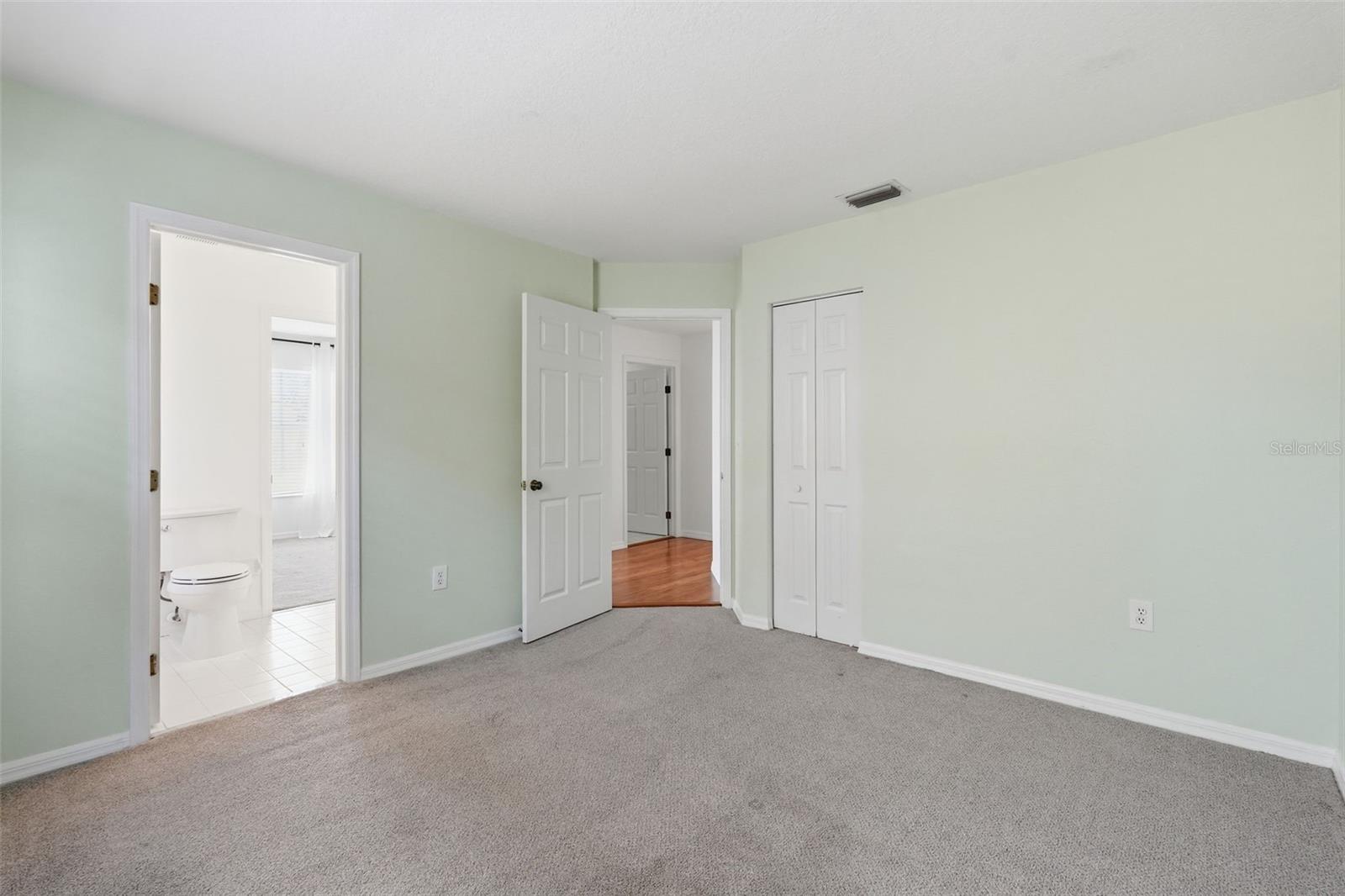 Listing photo id 36 for 10621 Hatteras Drive
