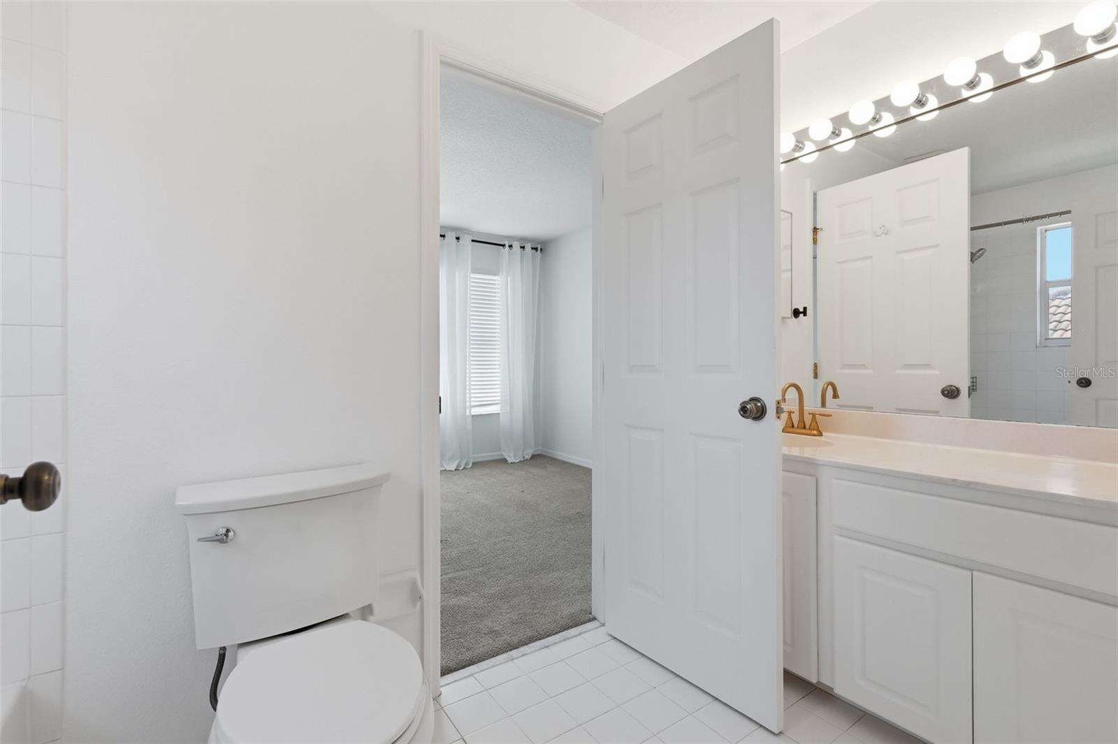 Listing photo id 37 for 10621 Hatteras Drive