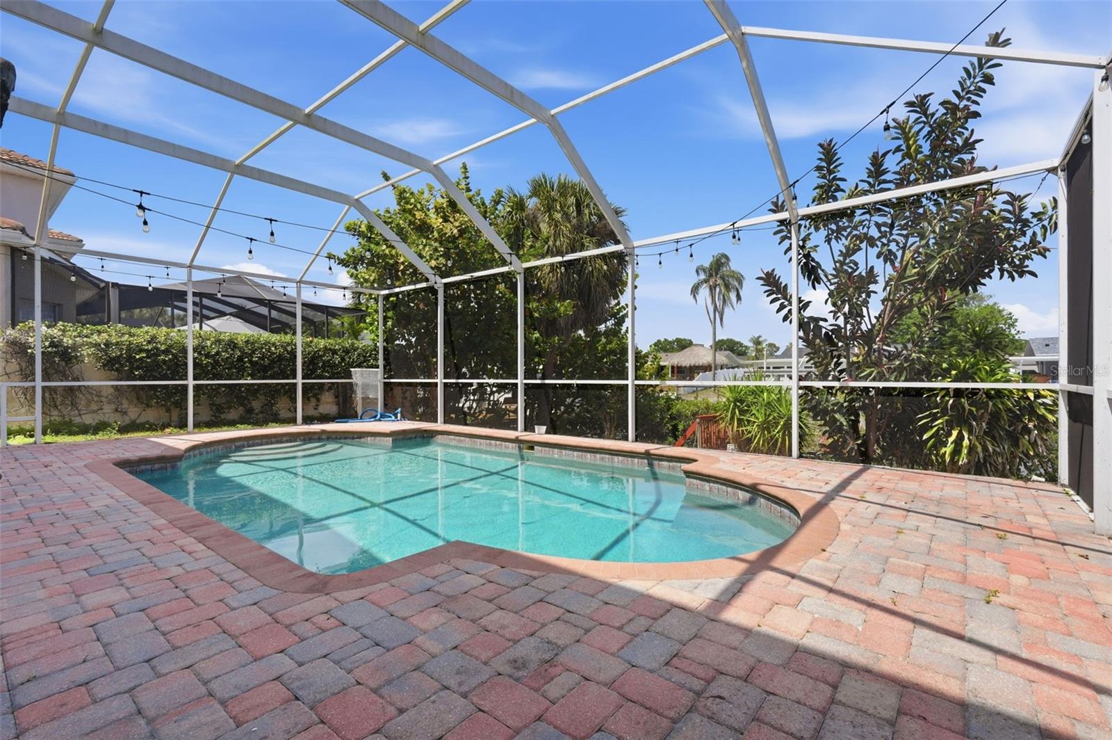 Listing photo id 42 for 10621 Hatteras Drive