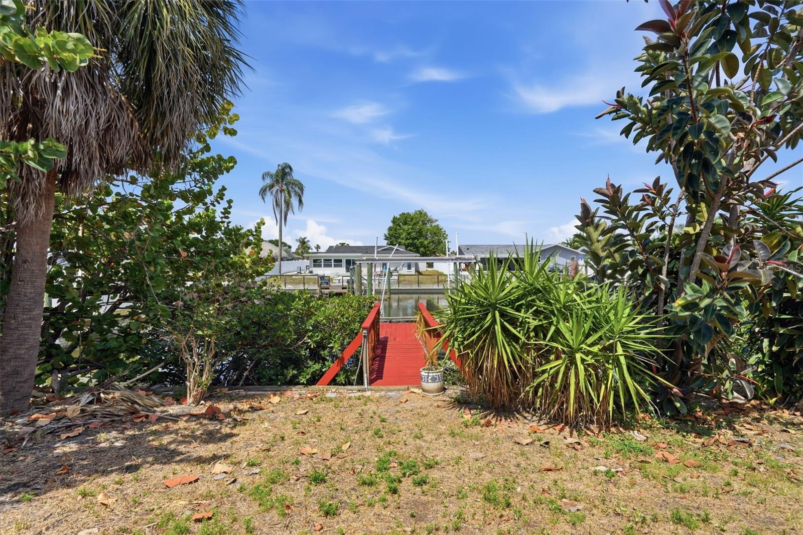Listing photo id 45 for 10621 Hatteras Drive