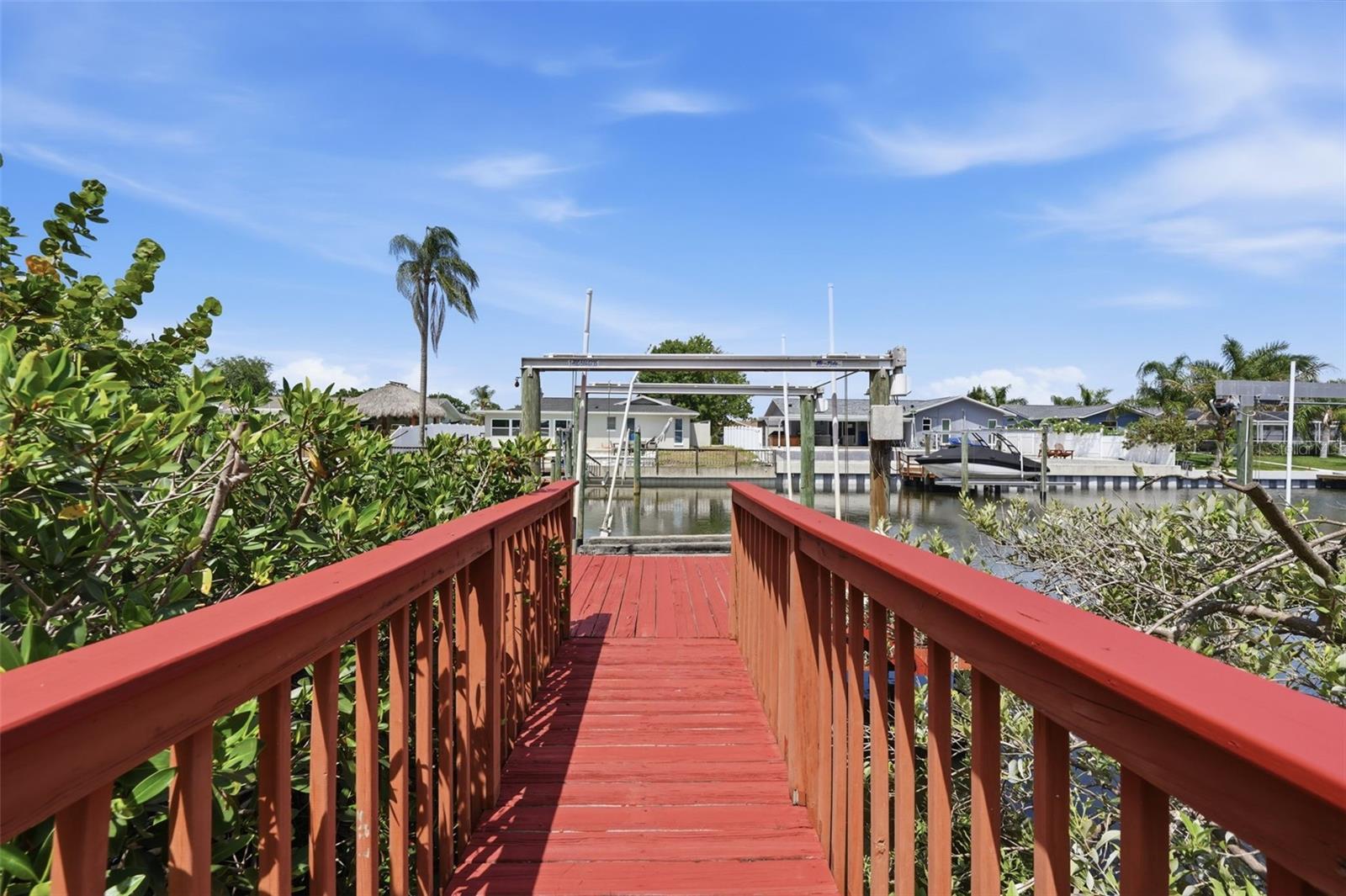 Listing photo id 46 for 10621 Hatteras Drive