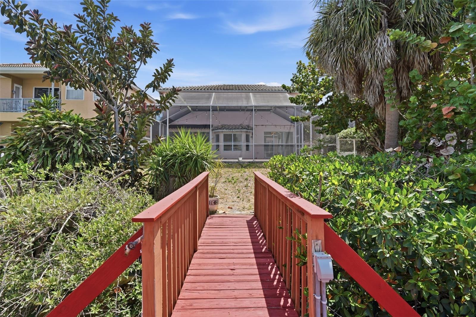 Listing photo id 47 for 10621 Hatteras Drive