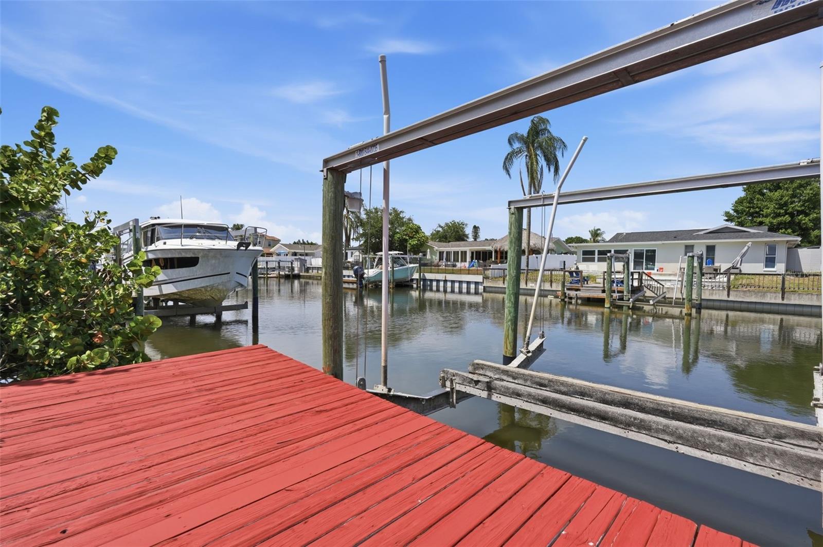 Listing photo id 48 for 10621 Hatteras Drive