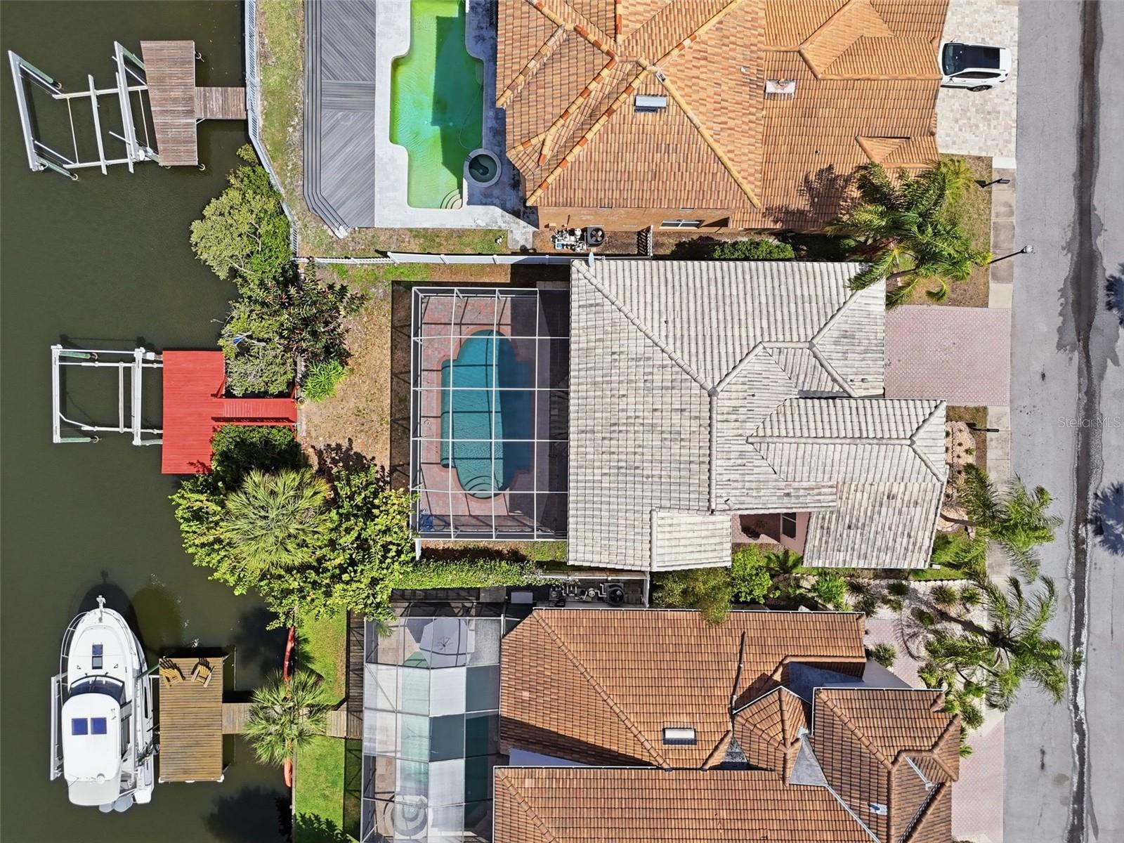 Listing photo id 52 for 10621 Hatteras Drive