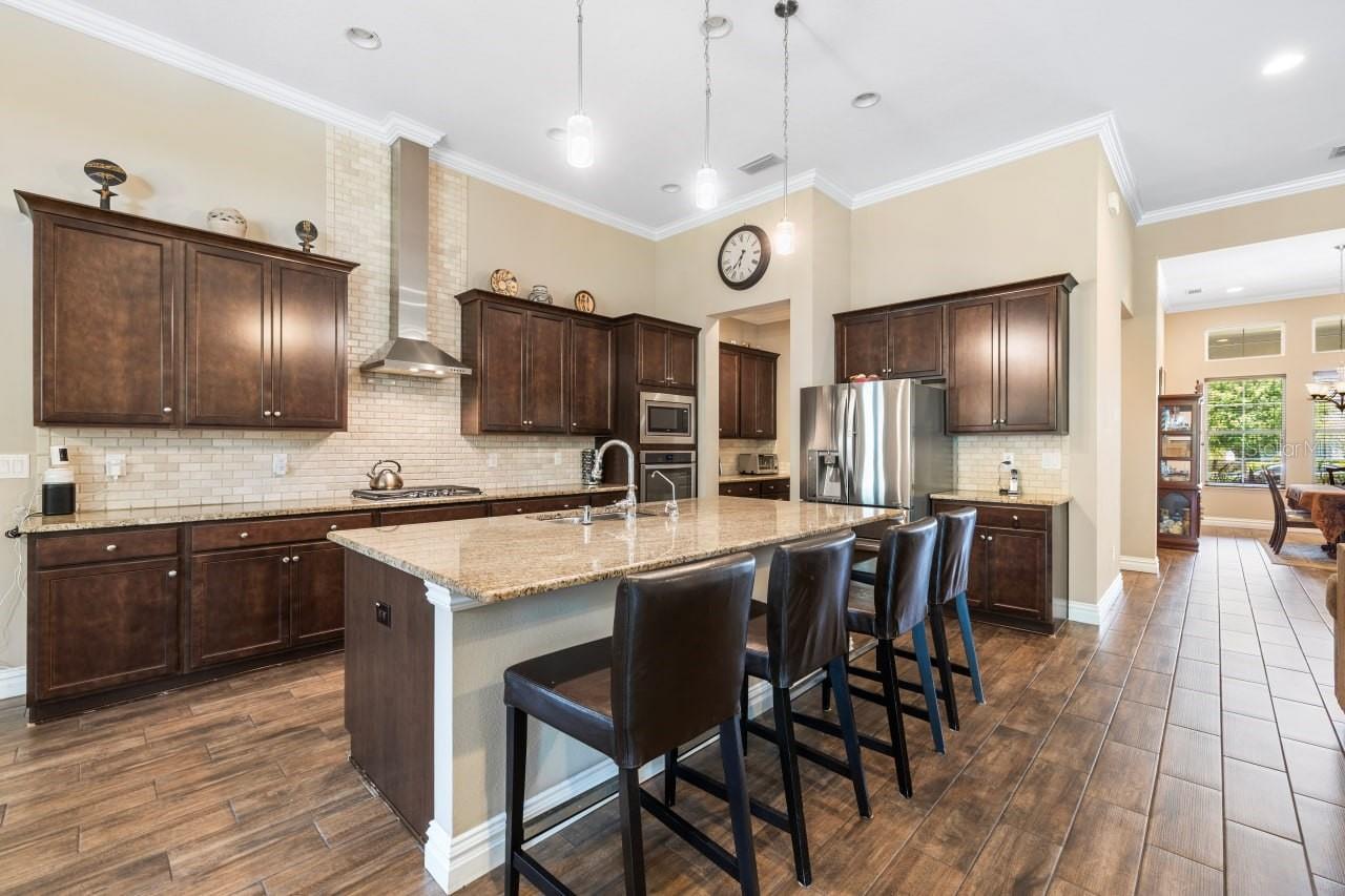 Listing photo id 12 for 16726 Courtyard Loop
