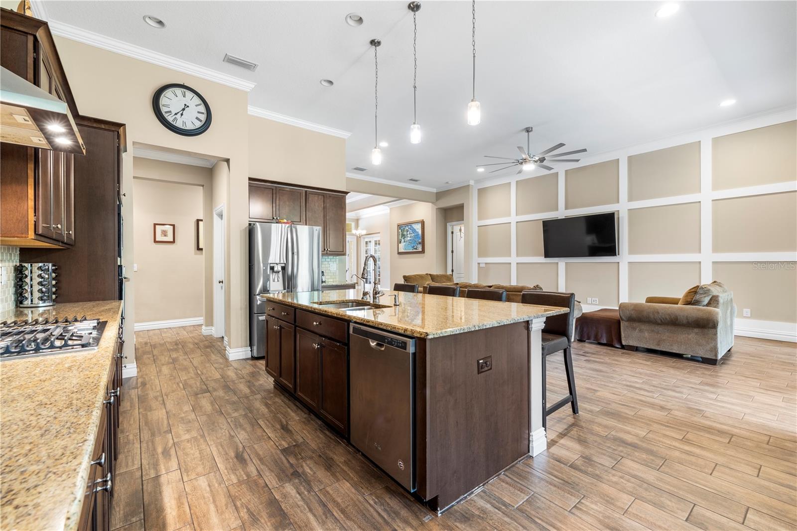 Listing photo id 15 for 16726 Courtyard Loop