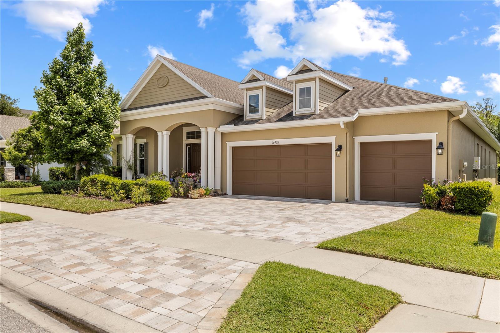 Listing photo id 0 for 16726 Courtyard Loop