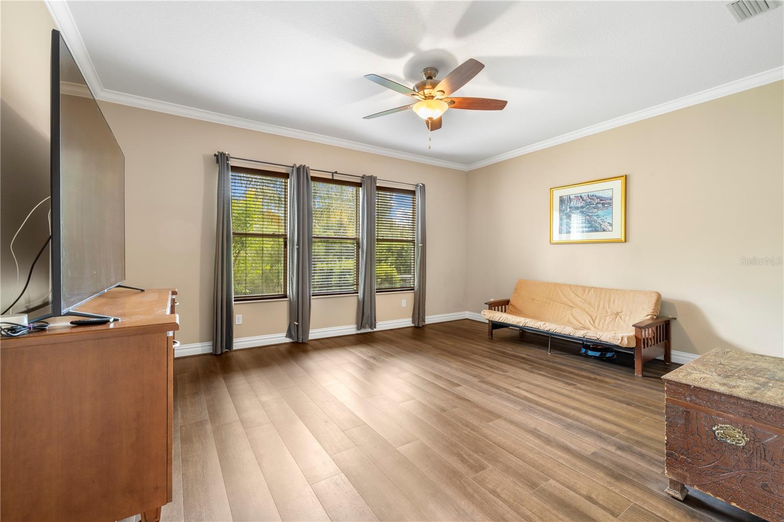 Listing photo id 21 for 16726 Courtyard Loop