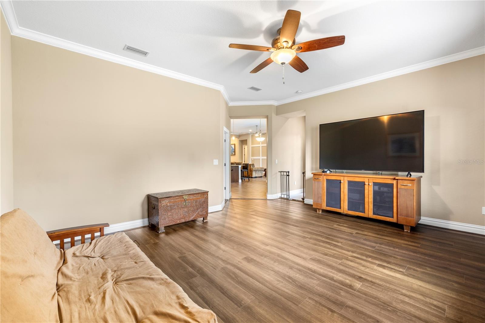 Listing photo id 22 for 16726 Courtyard Loop