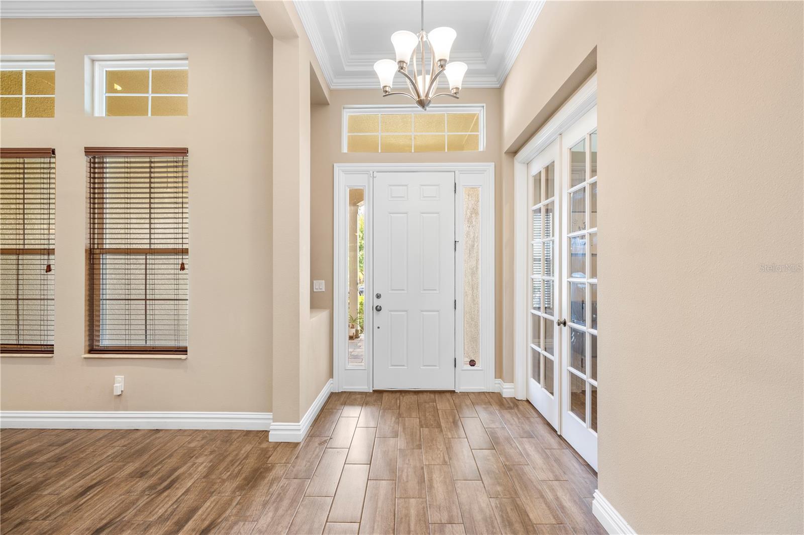 Listing photo id 1 for 16726 Courtyard Loop