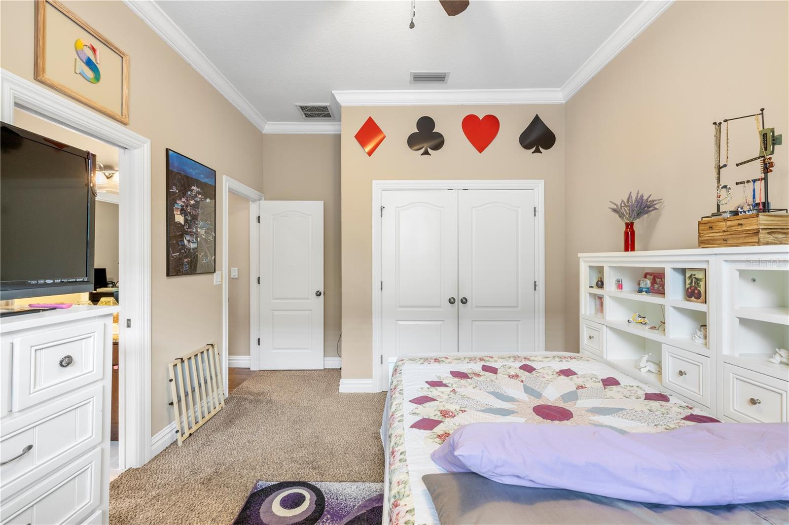 Listing photo id 32 for 16726 Courtyard Loop
