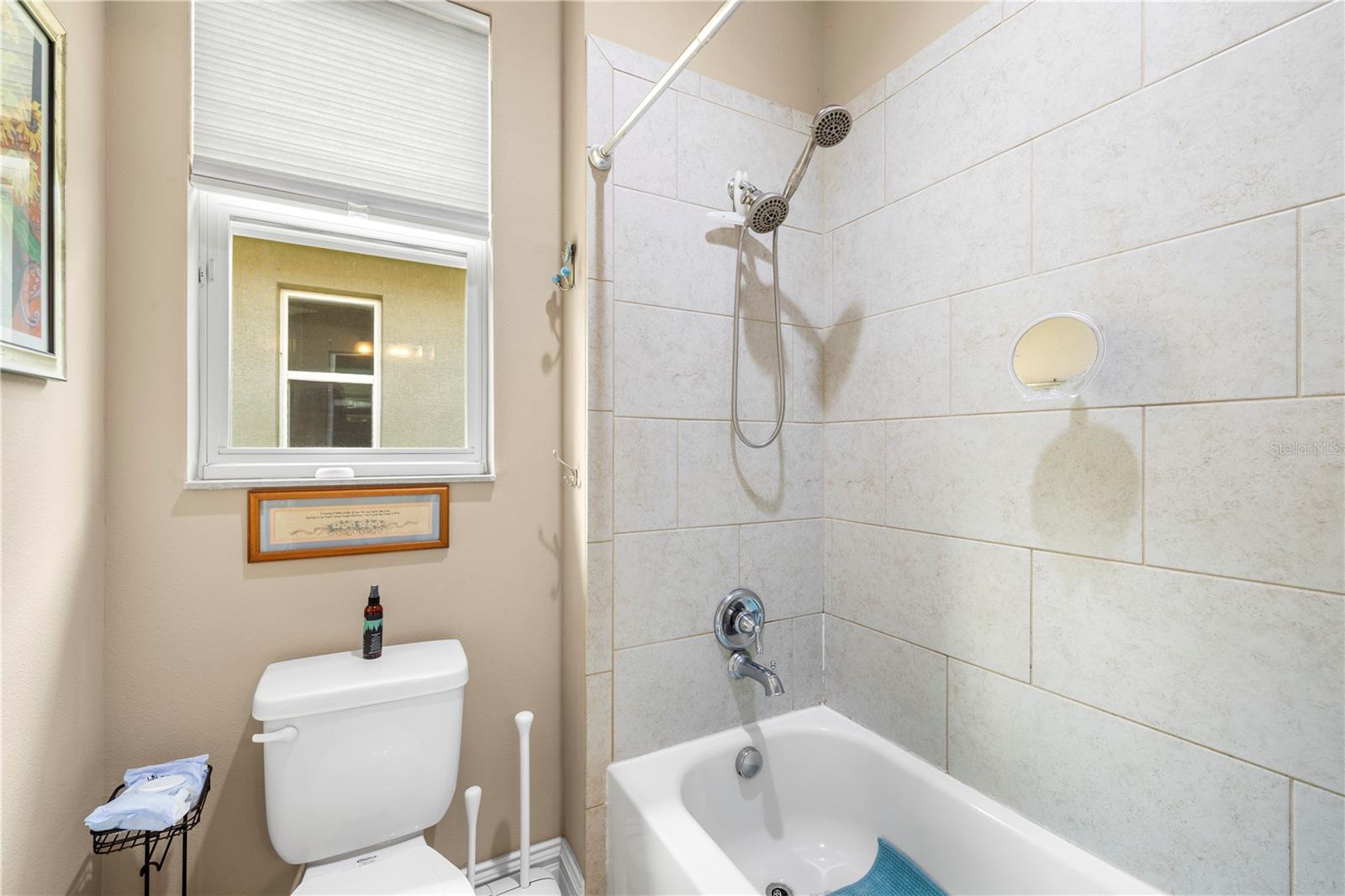 Listing photo id 35 for 16726 Courtyard Loop