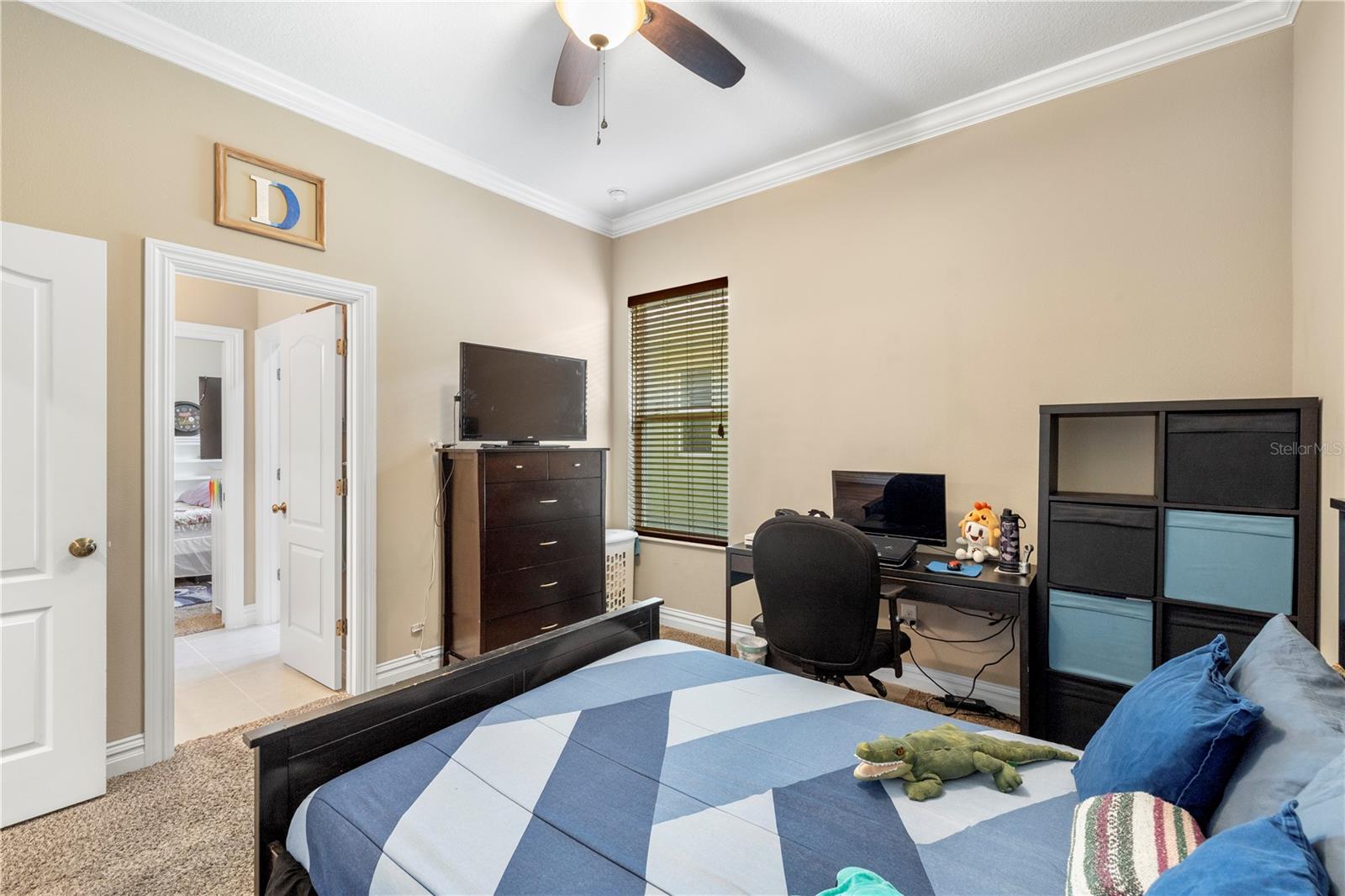 Listing photo id 38 for 16726 Courtyard Loop