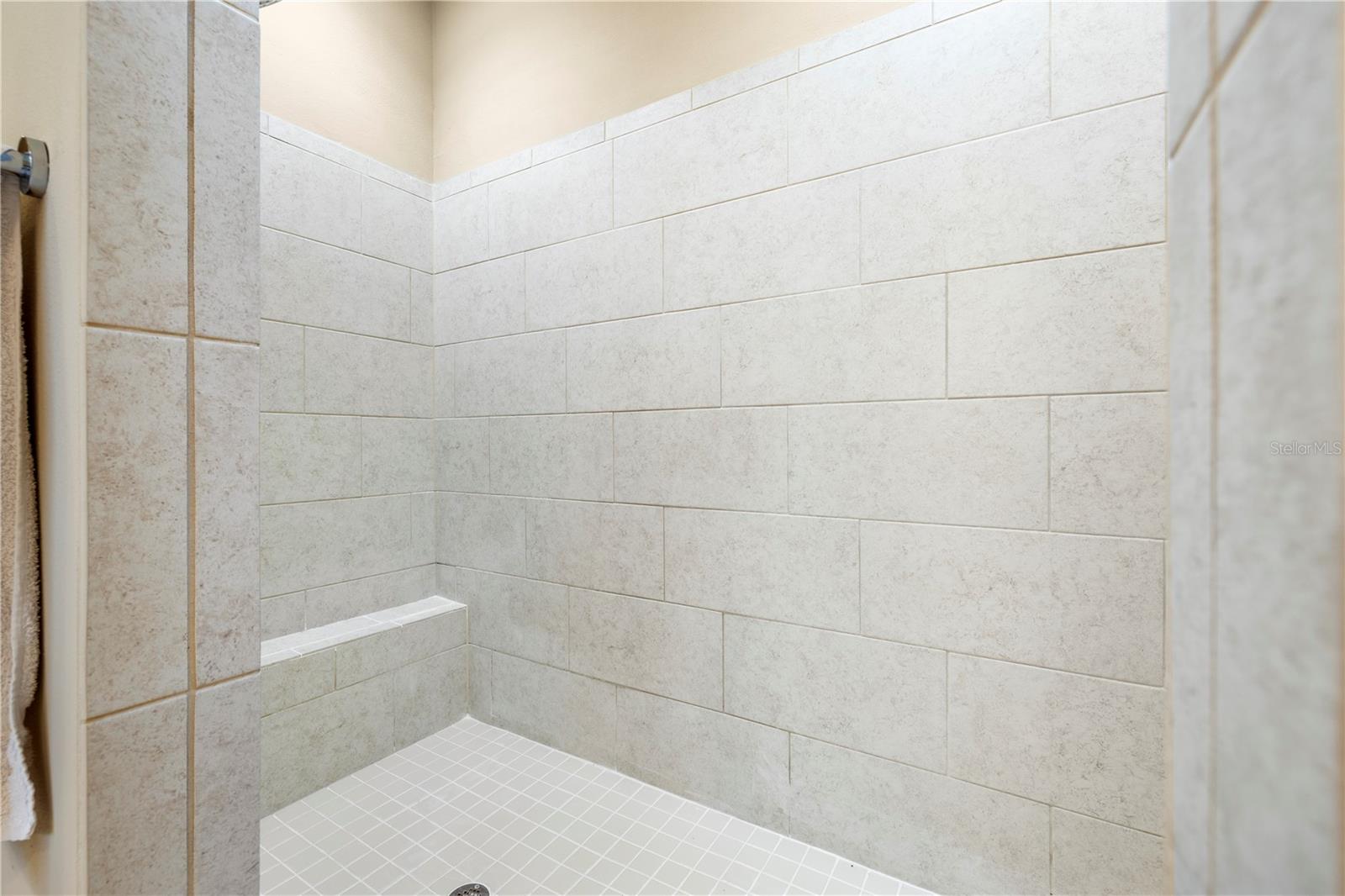 Listing photo id 45 for 16726 Courtyard Loop