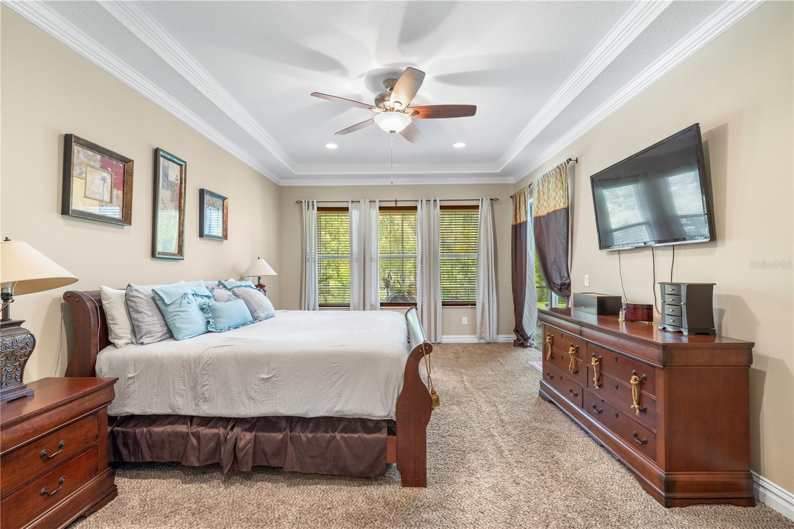 Listing photo id 47 for 16726 Courtyard Loop