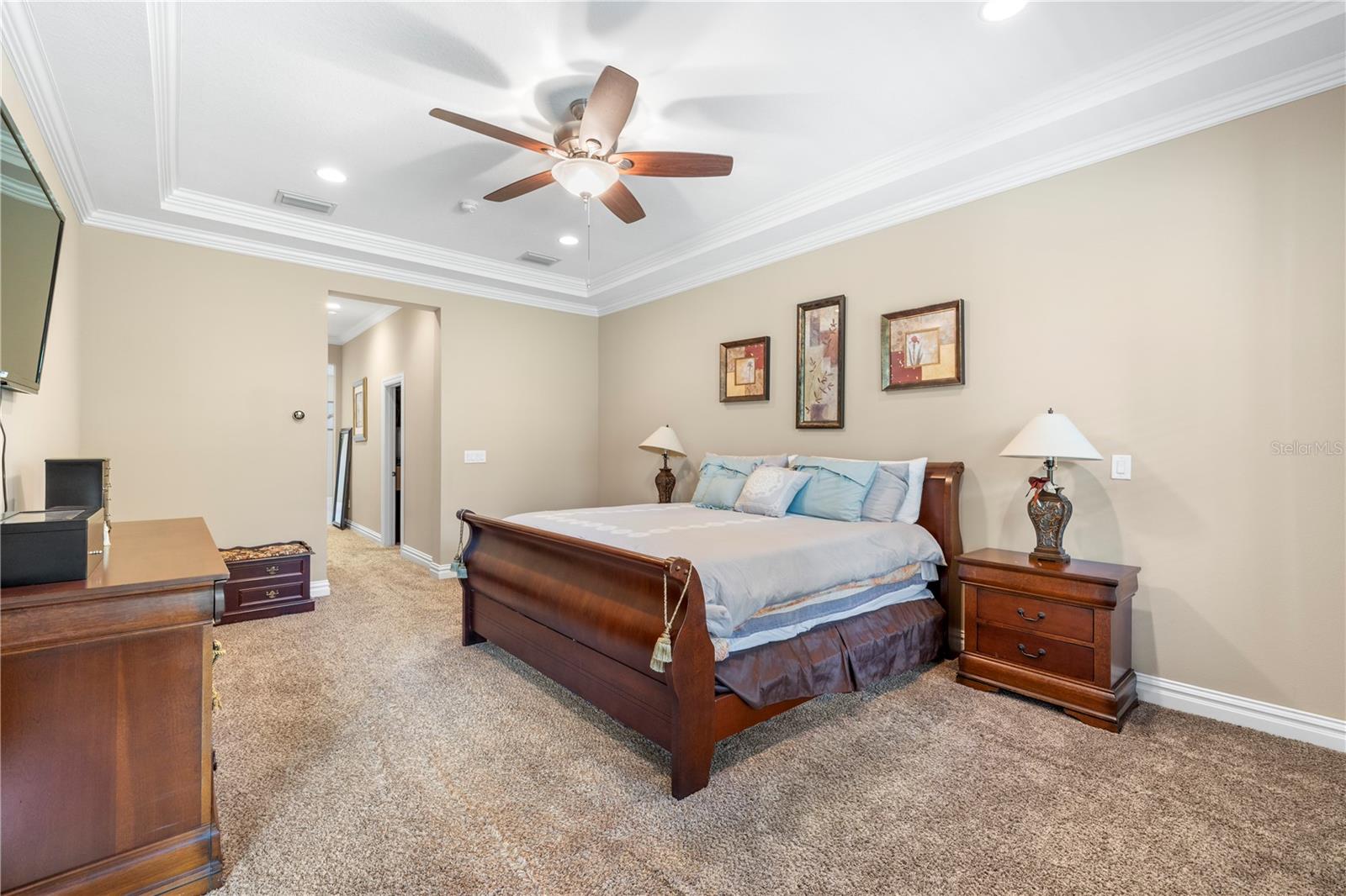 Listing photo id 49 for 16726 Courtyard Loop