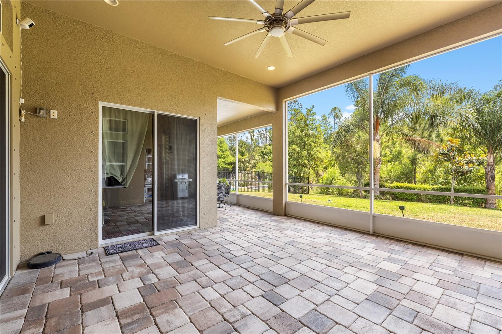 Listing photo id 53 for 16726 Courtyard Loop