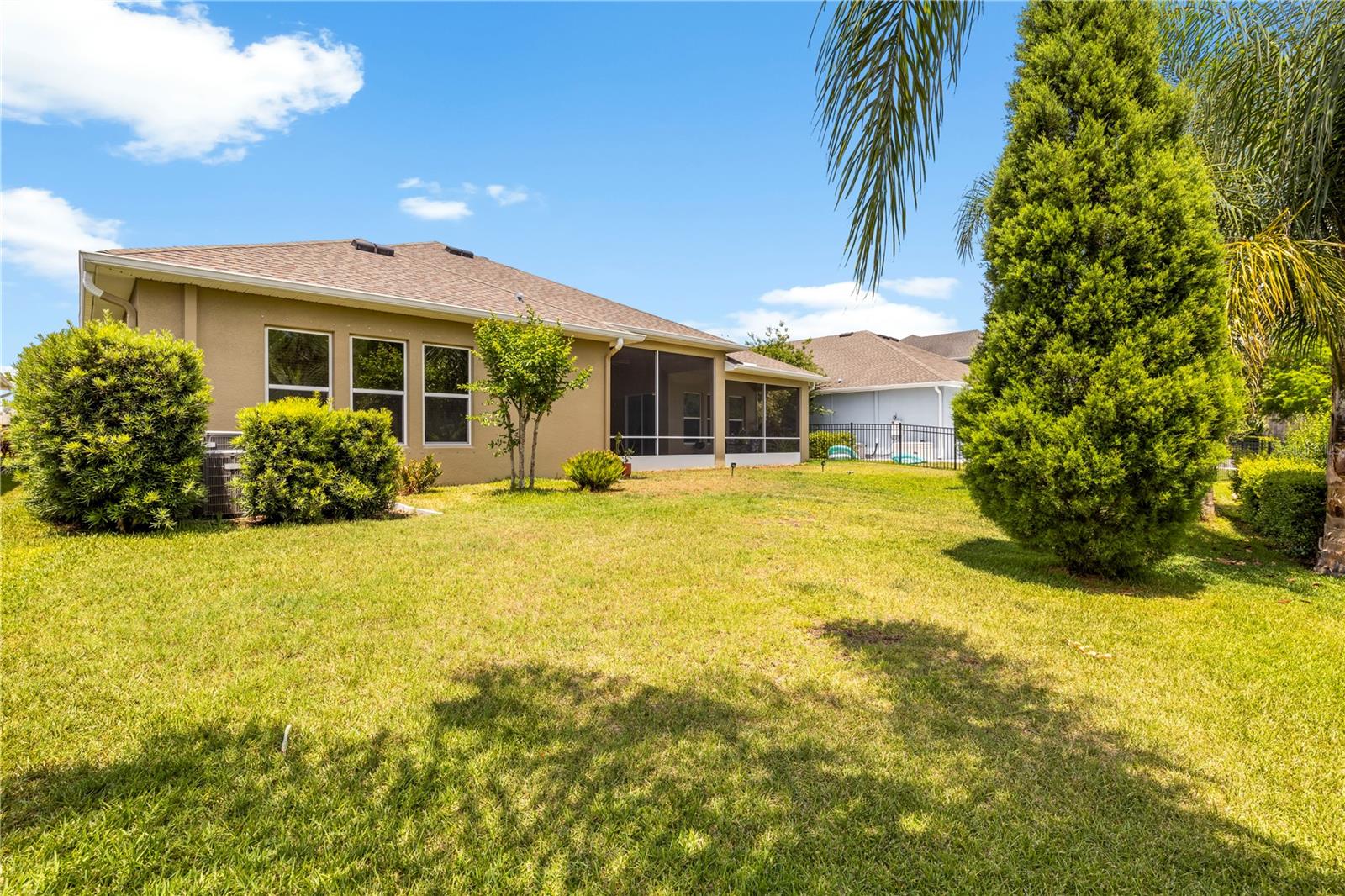 Listing photo id 59 for 16726 Courtyard Loop