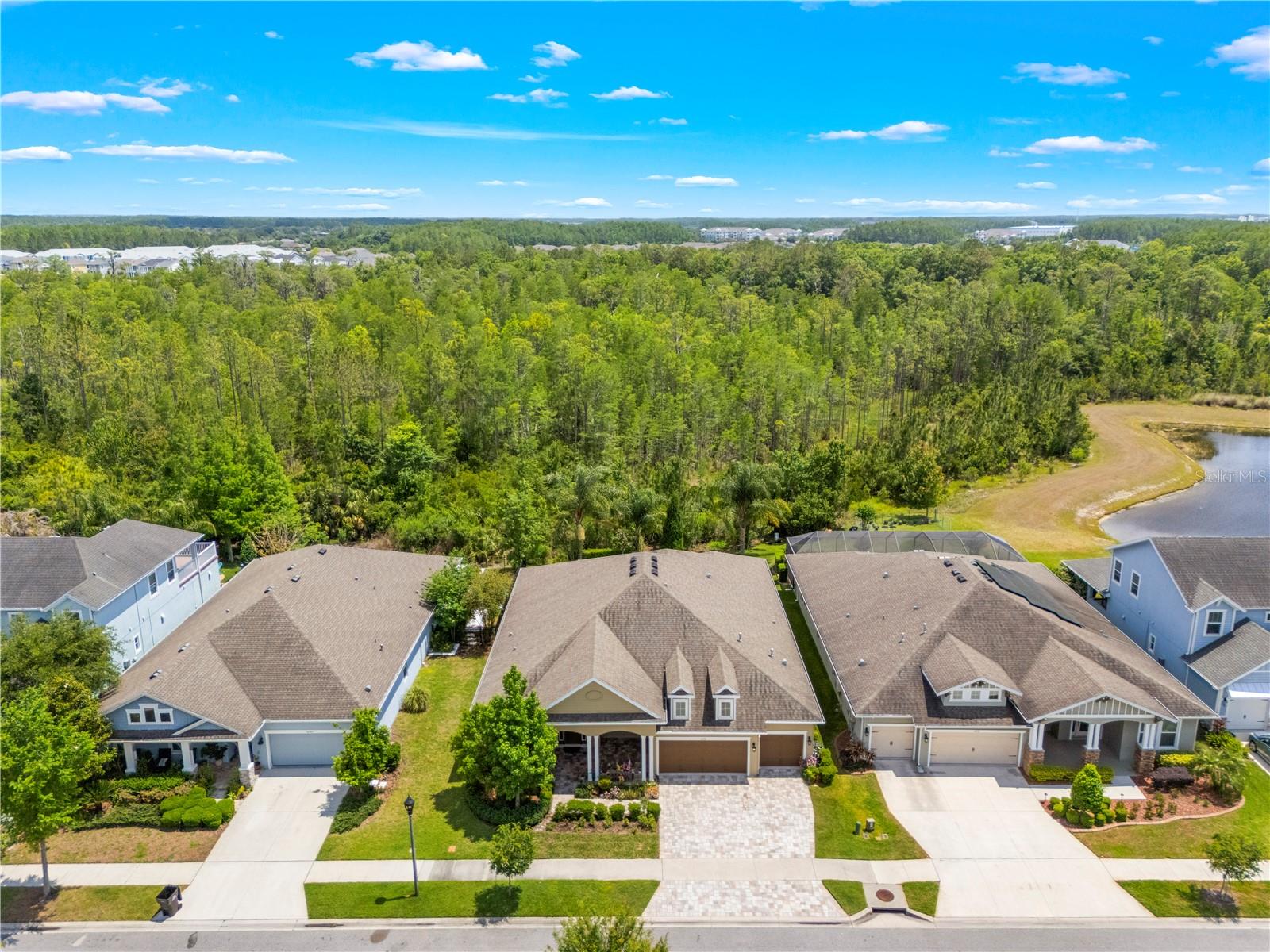 Listing photo id 72 for 16726 Courtyard Loop