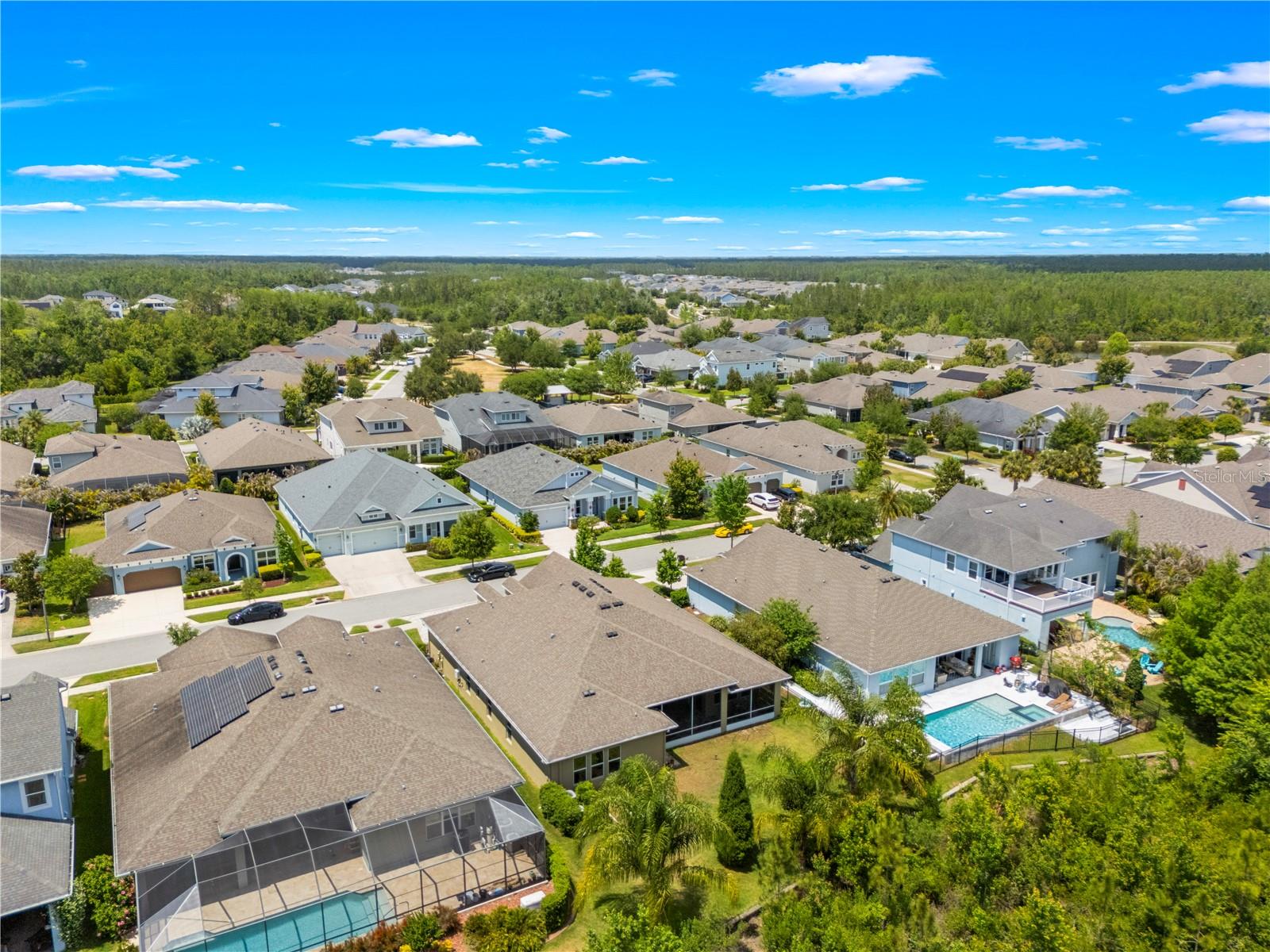 Listing photo id 77 for 16726 Courtyard Loop