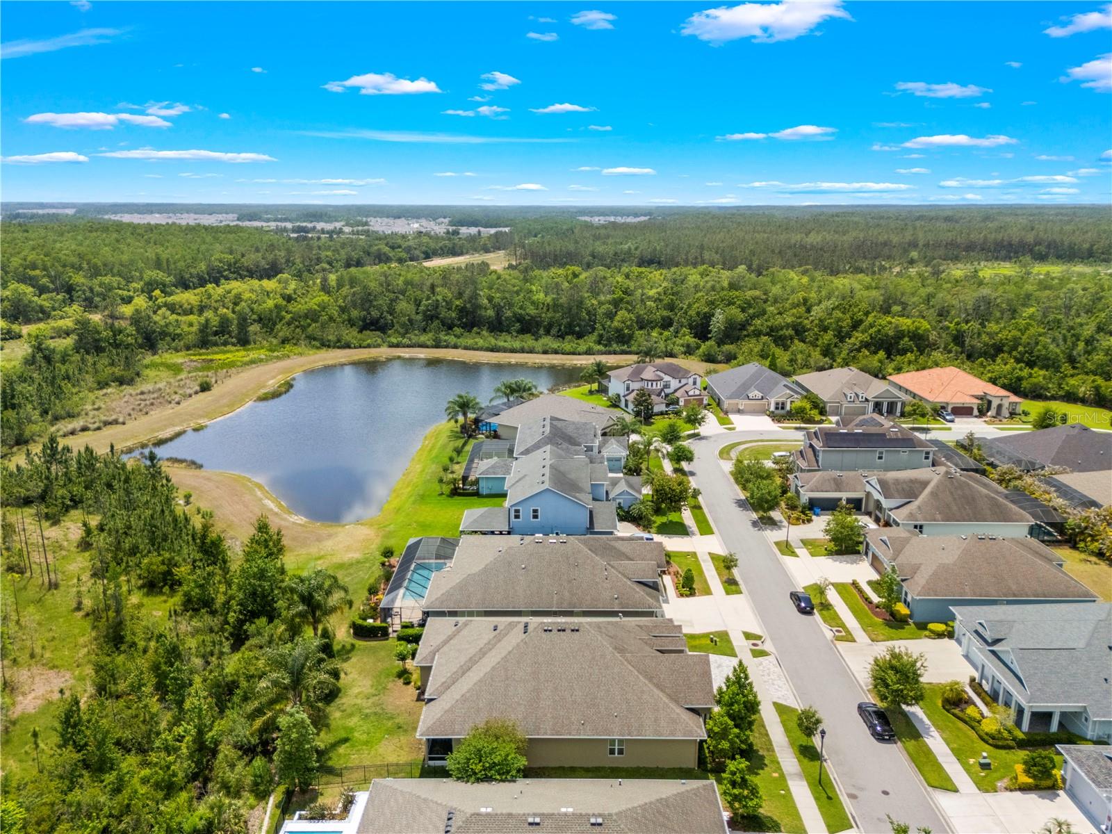 Listing photo id 79 for 16726 Courtyard Loop