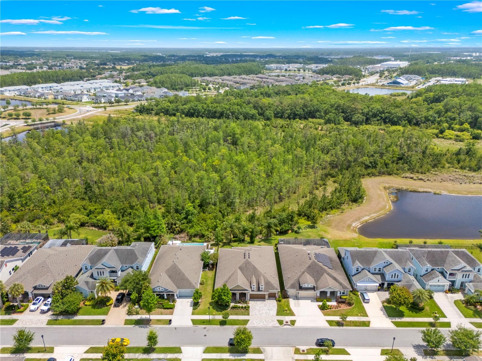 Listing photo id 80 for 16726 Courtyard Loop