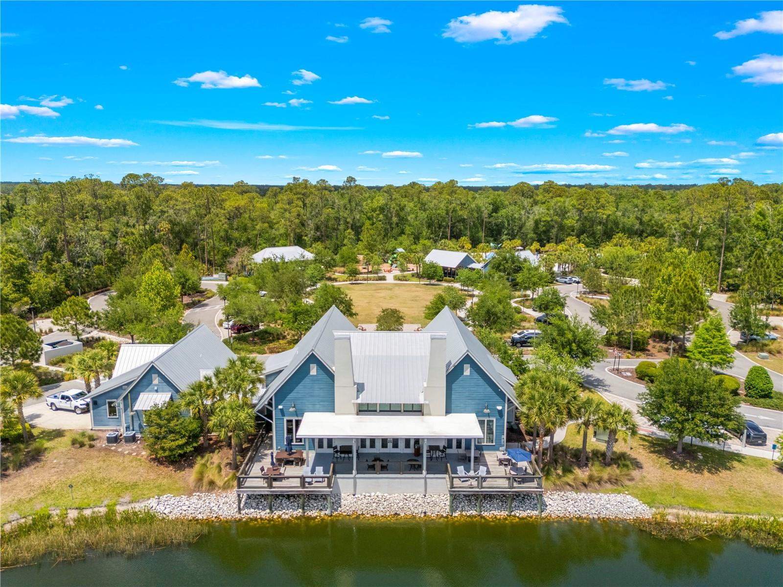 Listing photo id 81 for 16726 Courtyard Loop