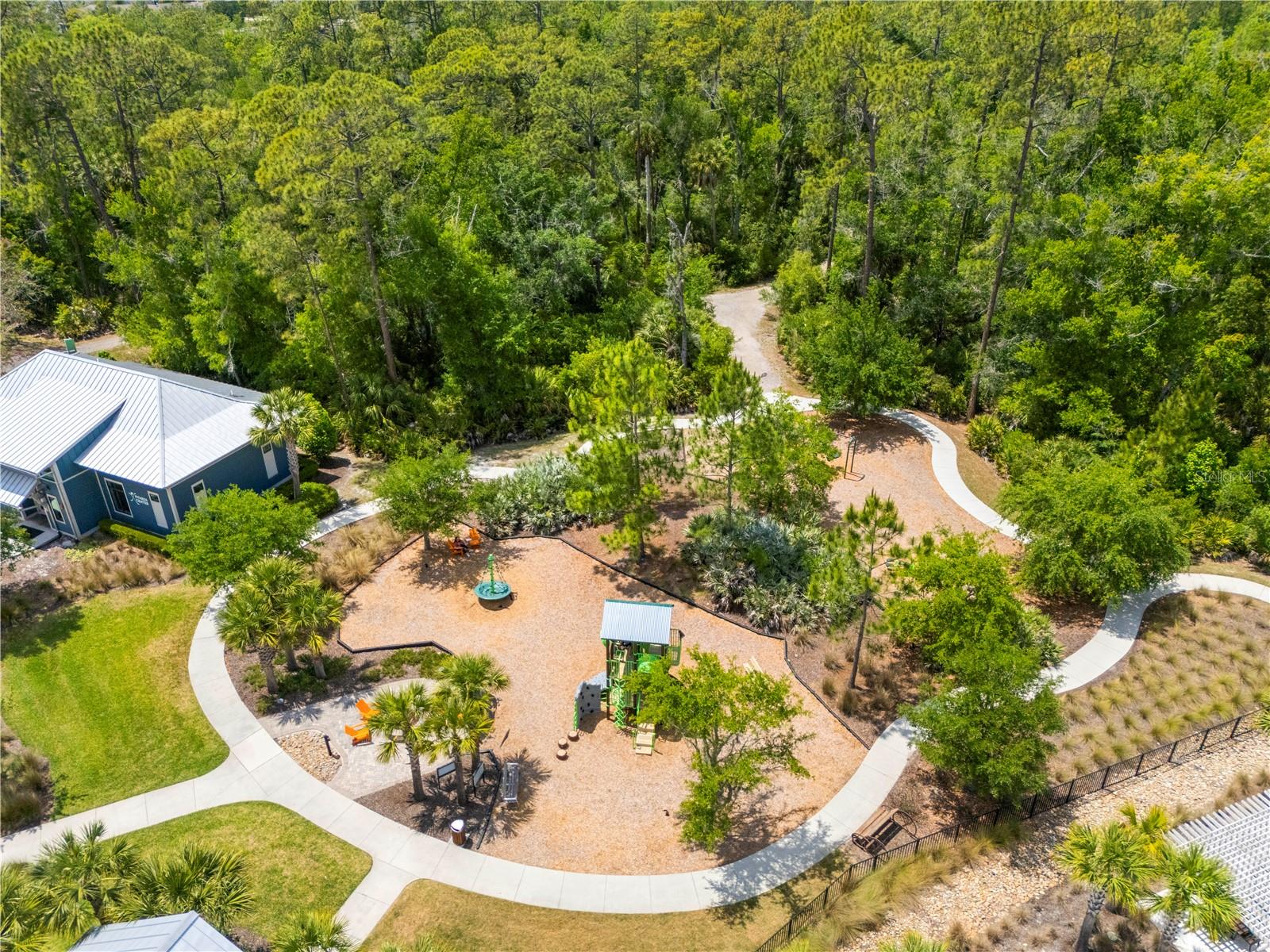 Listing photo id 85 for 16726 Courtyard Loop