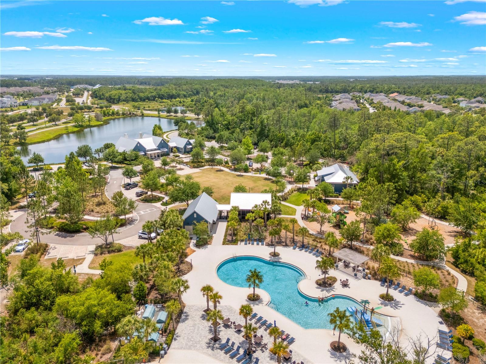 Listing photo id 87 for 16726 Courtyard Loop