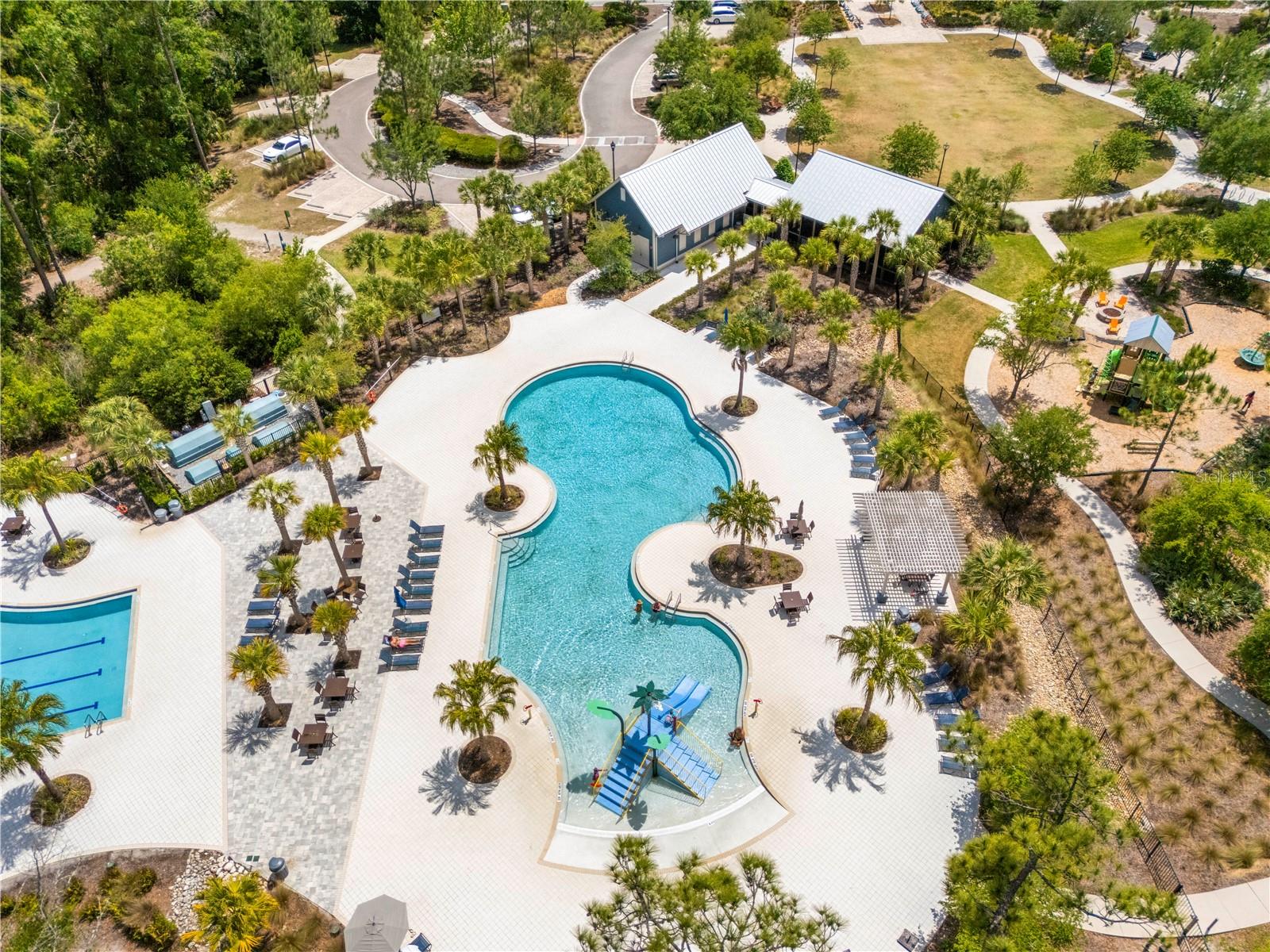 Listing photo id 89 for 16726 Courtyard Loop