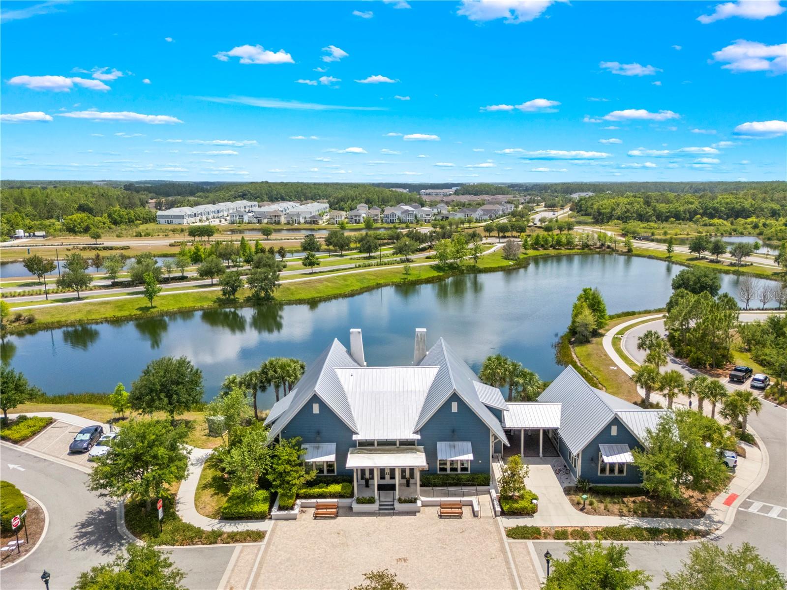 Listing photo id 90 for 16726 Courtyard Loop