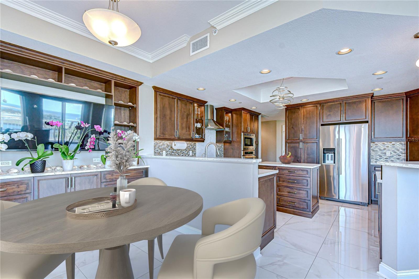 Image 17 of 85 For 555 5th Avenue Ne 711