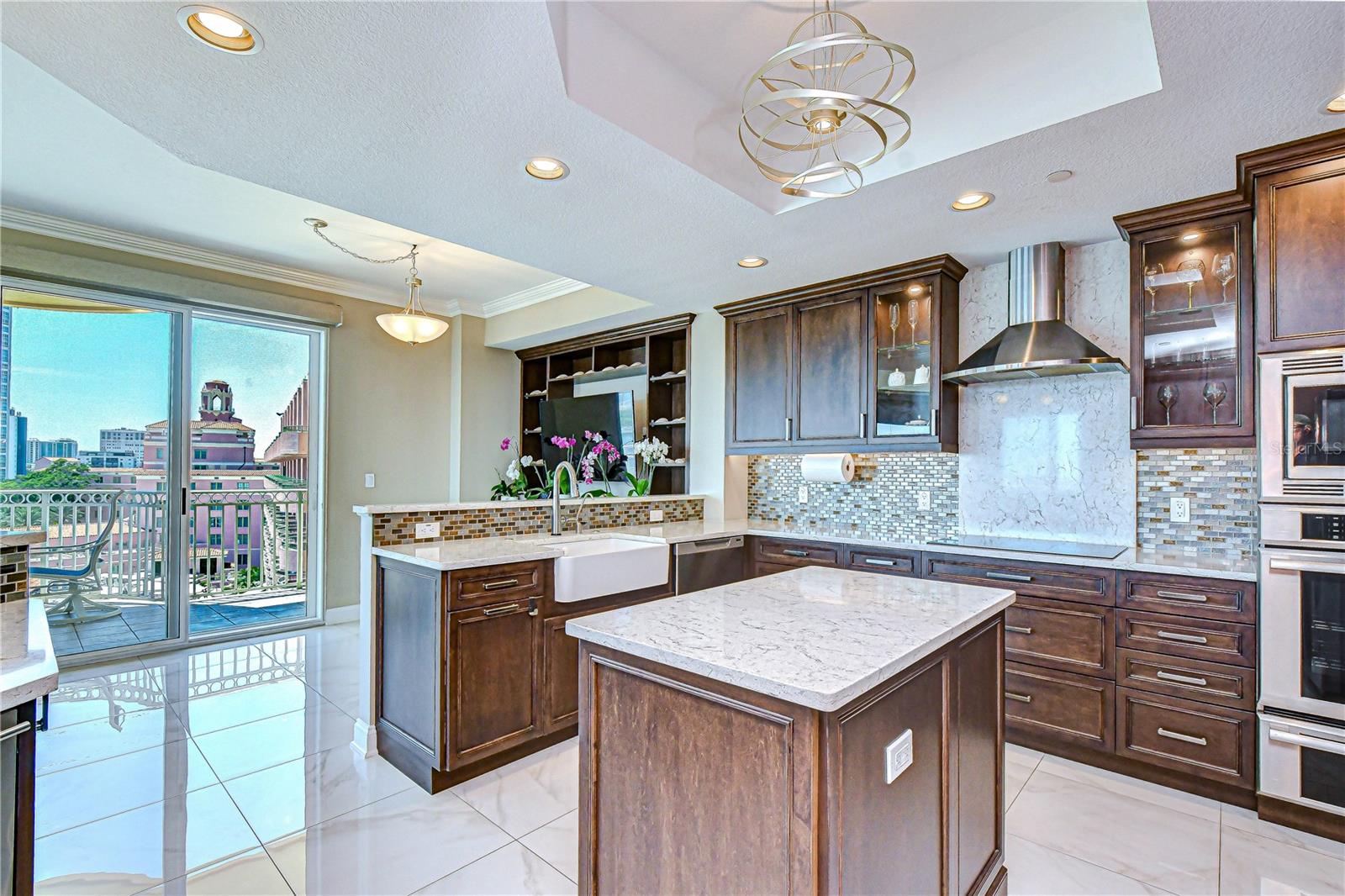 Image 18 of 85 For 555 5th Avenue Ne 711