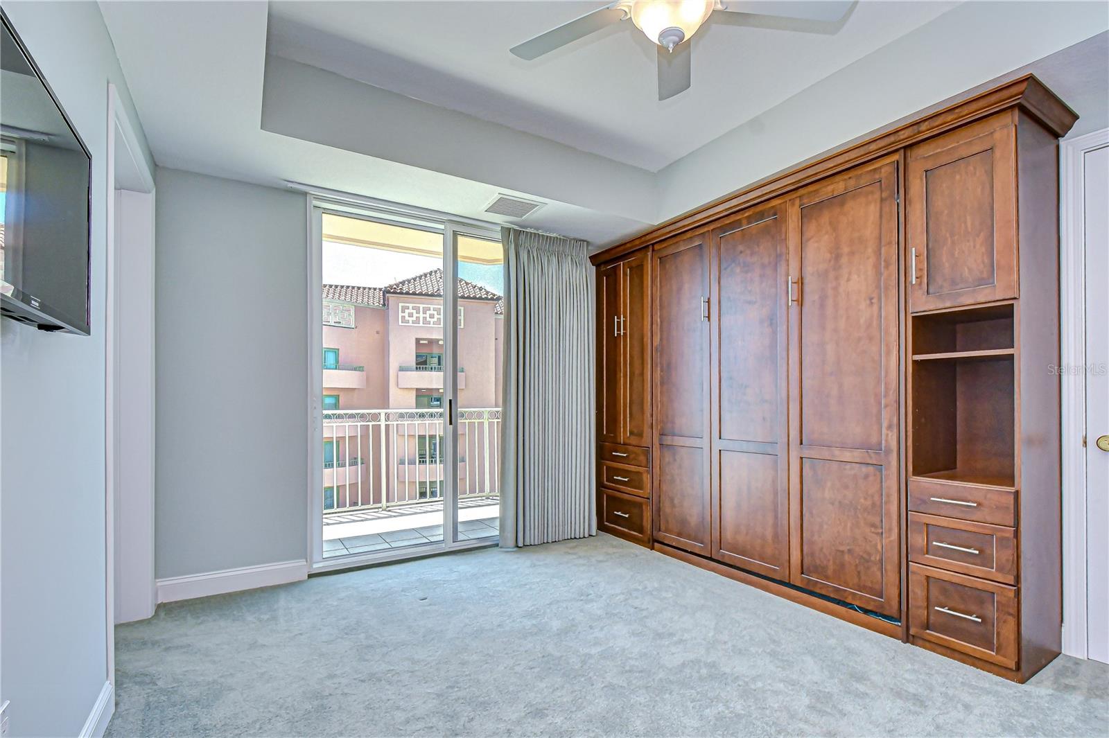 Image 39 of 85 For 555 5th Avenue Ne 711