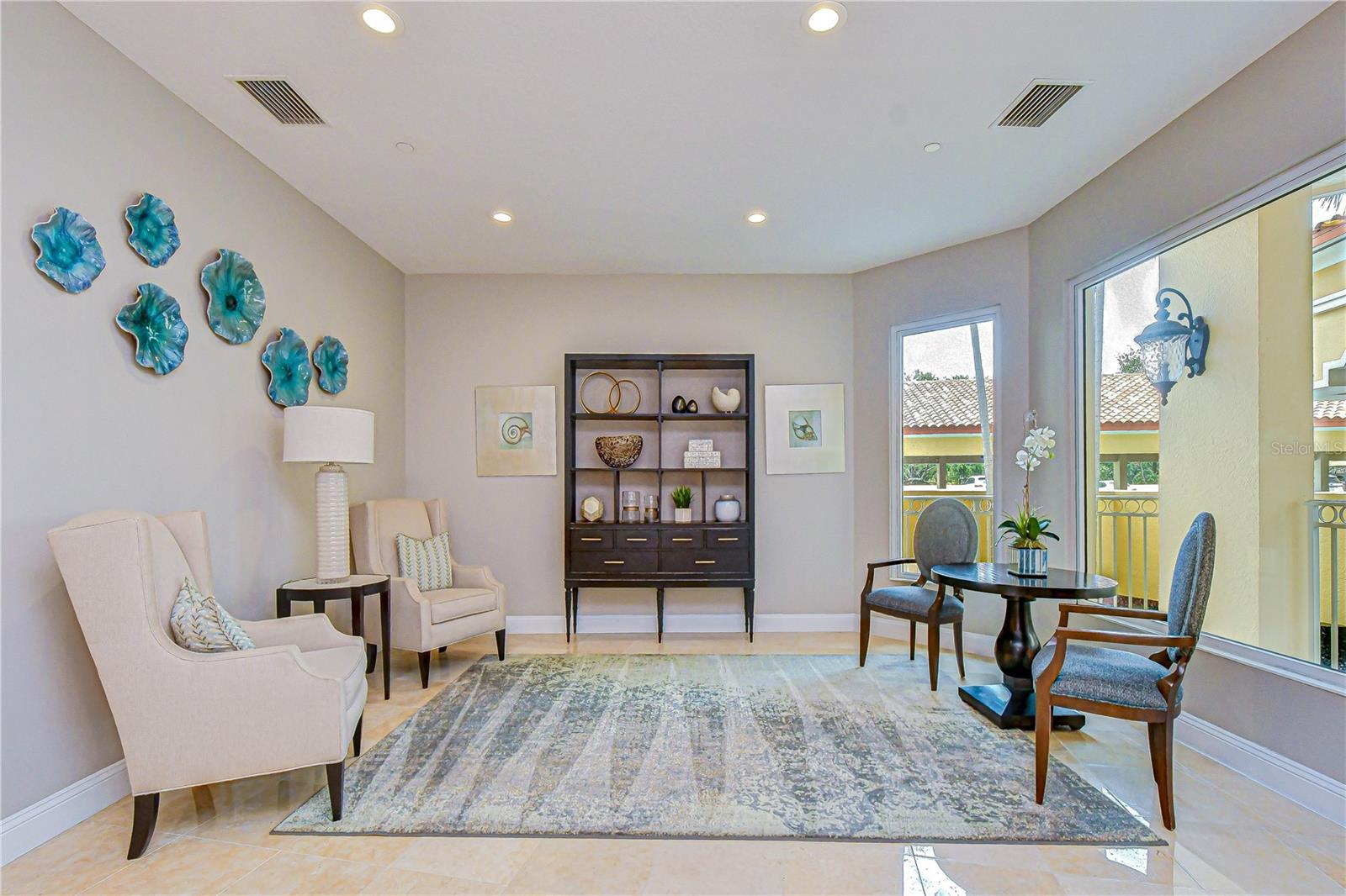 Image 65 of 85 For 555 5th Avenue Ne 711