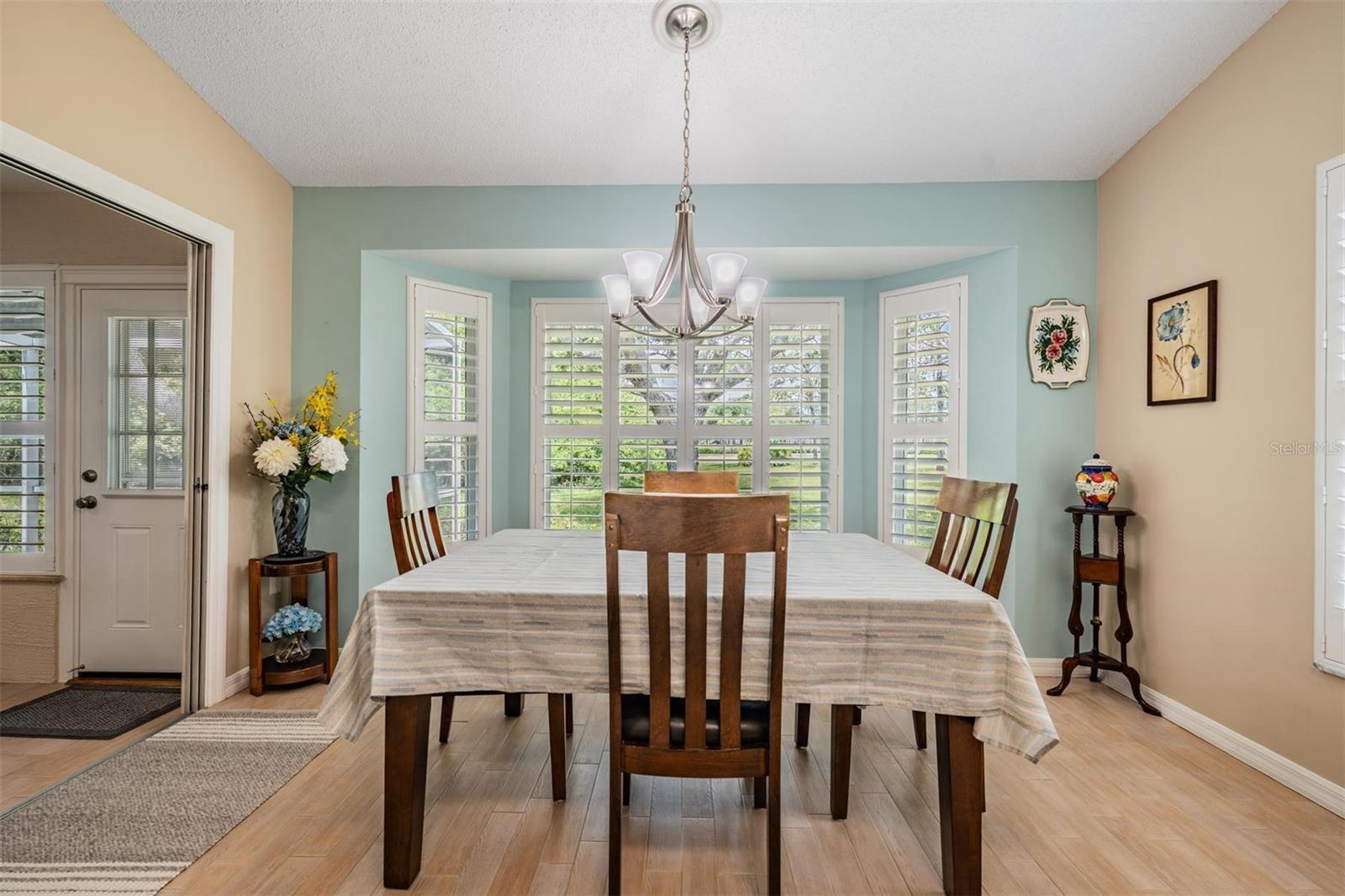 Image 10 of 39 For 1237 Almondwood Drive