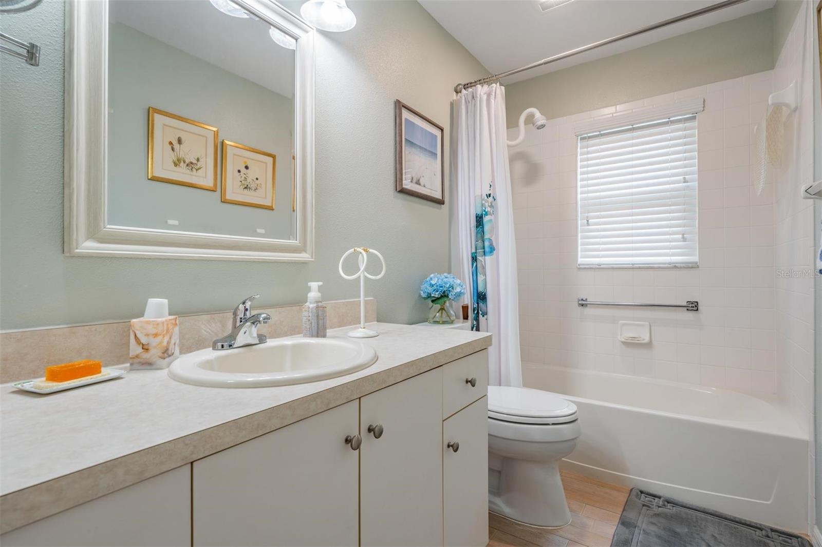 Image 18 of 39 For 1237 Almondwood Drive