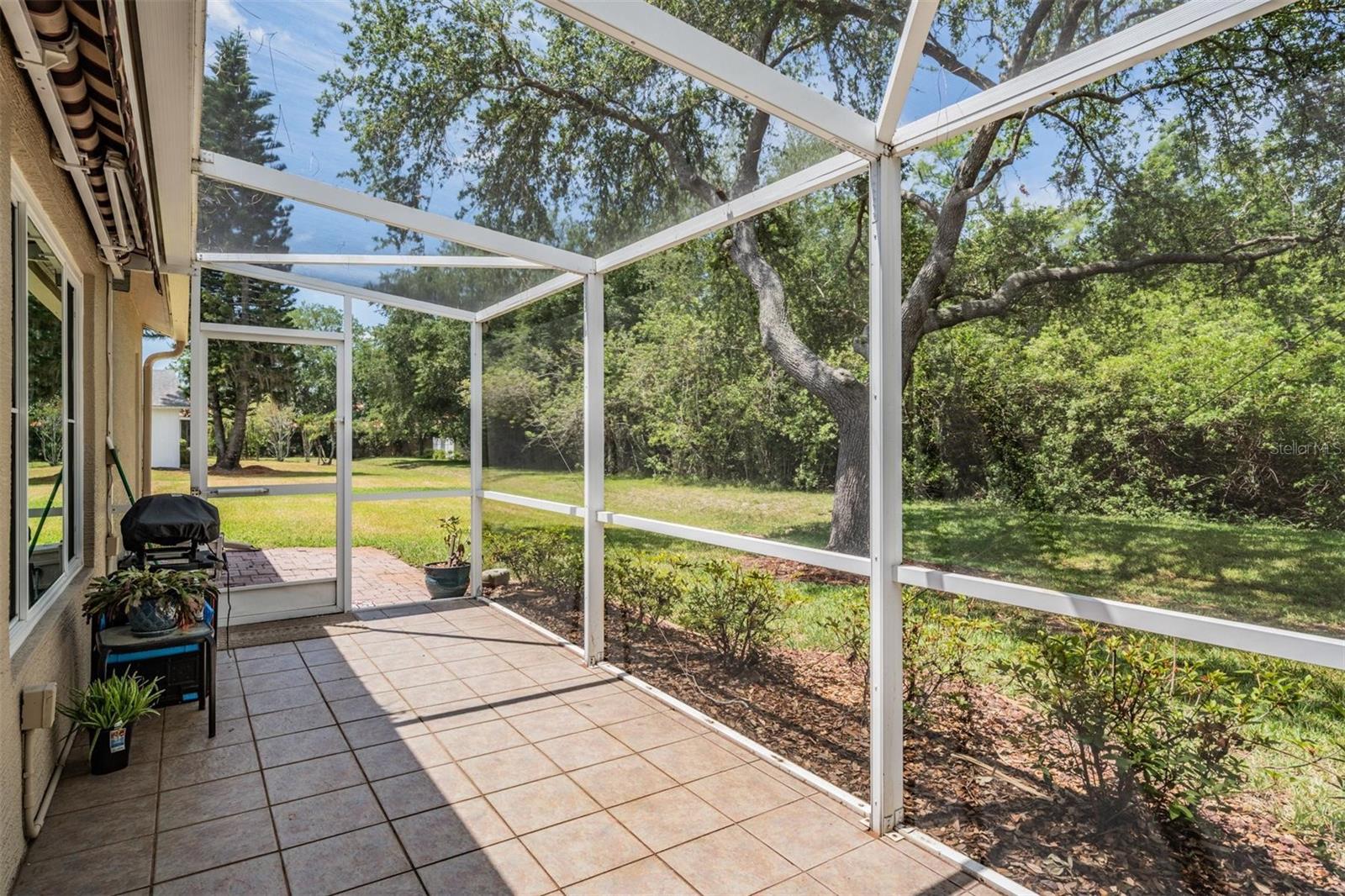 Image 21 of 39 For 1237 Almondwood Drive