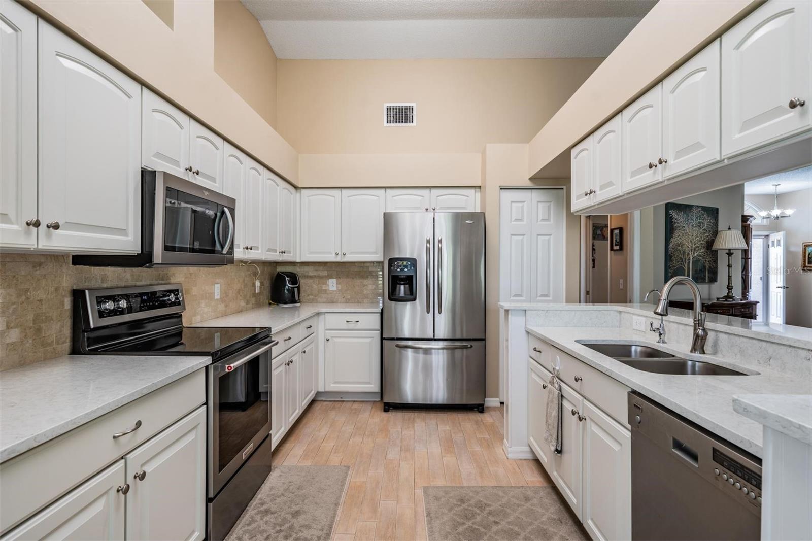 Image 7 of 39 For 1237 Almondwood Drive