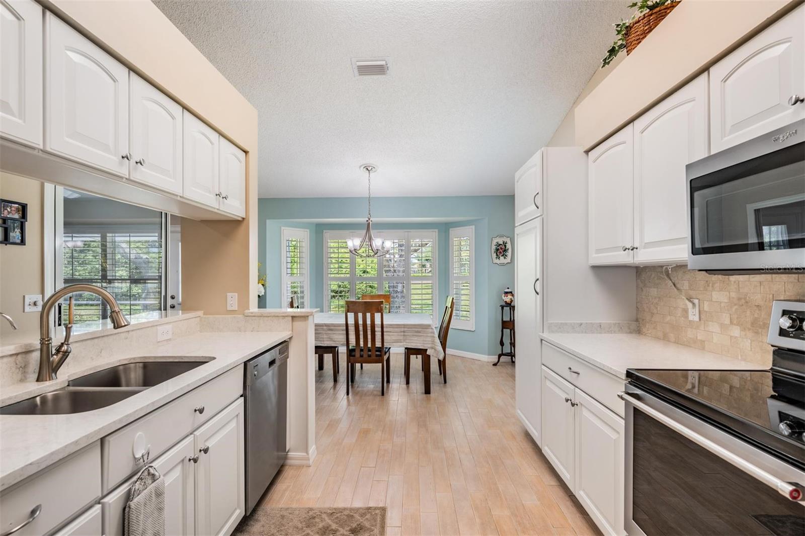 Image 8 of 39 For 1237 Almondwood Drive
