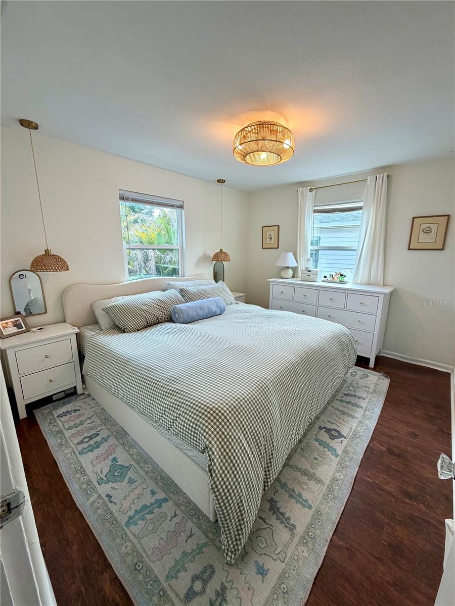 Image 10 of 25 For 2842 15th Avenue N