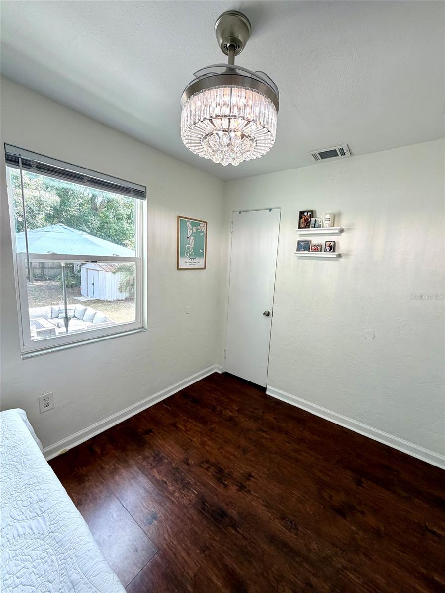 Image 13 of 25 For 2842 15th Avenue N