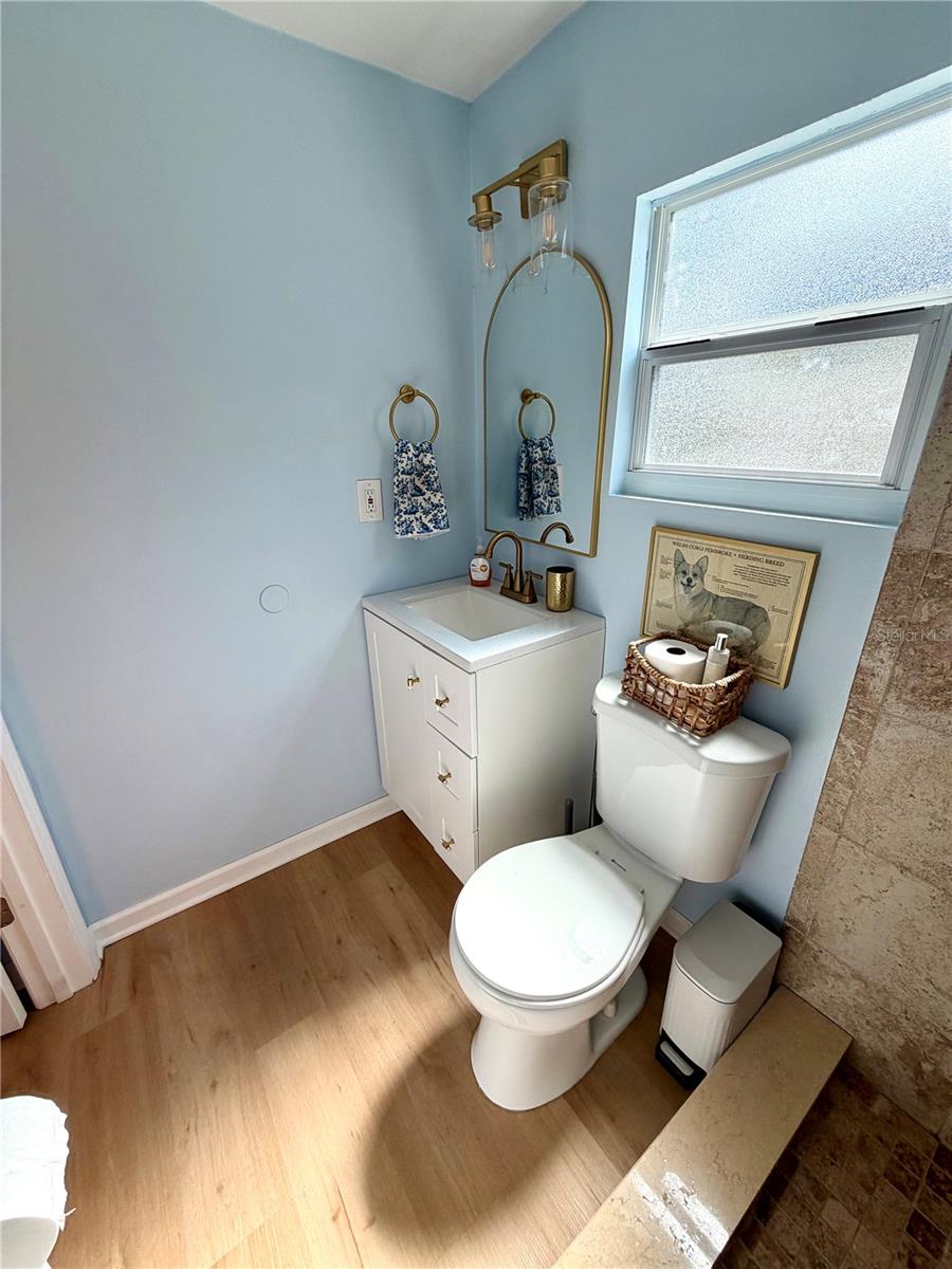 Image 15 of 25 For 2842 15th Avenue N