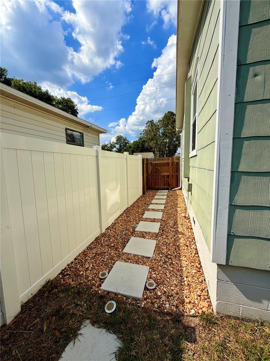 Image 20 of 25 For 2842 15th Avenue N