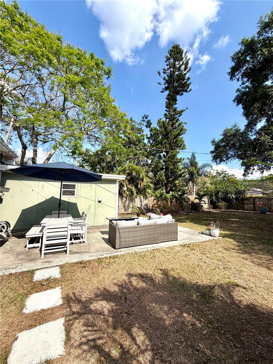 Image 21 of 25 For 2842 15th Avenue N