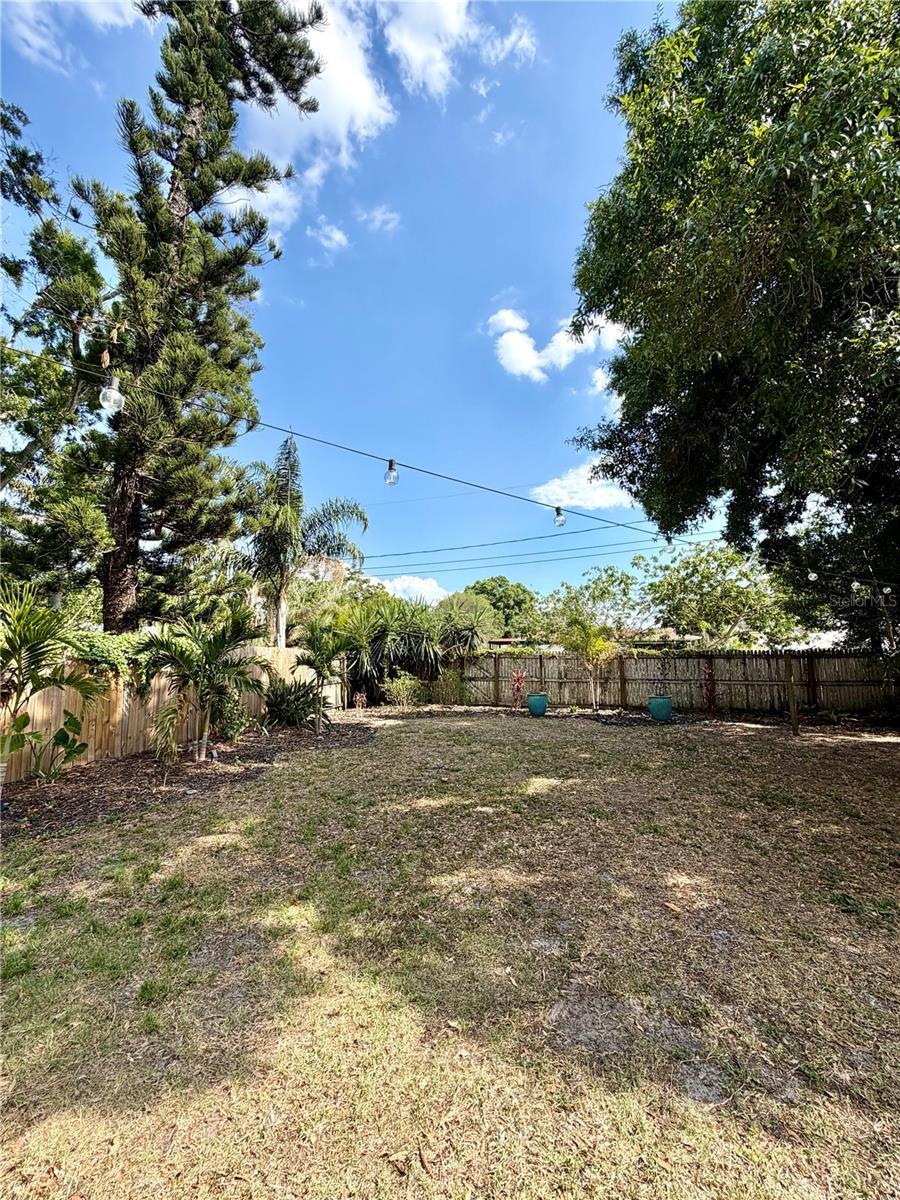 Image 22 of 25 For 2842 15th Avenue N